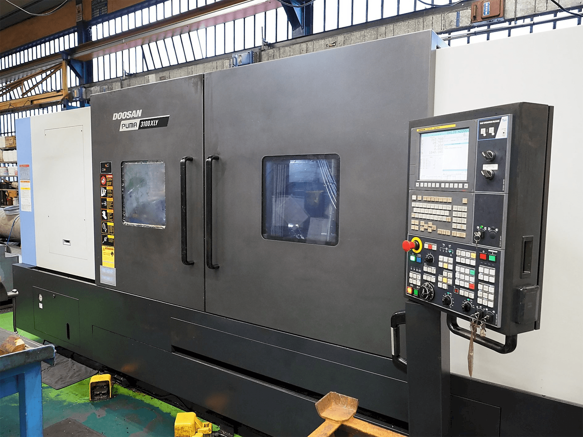 Вид станка Doosan Puma 3100XLY спереди