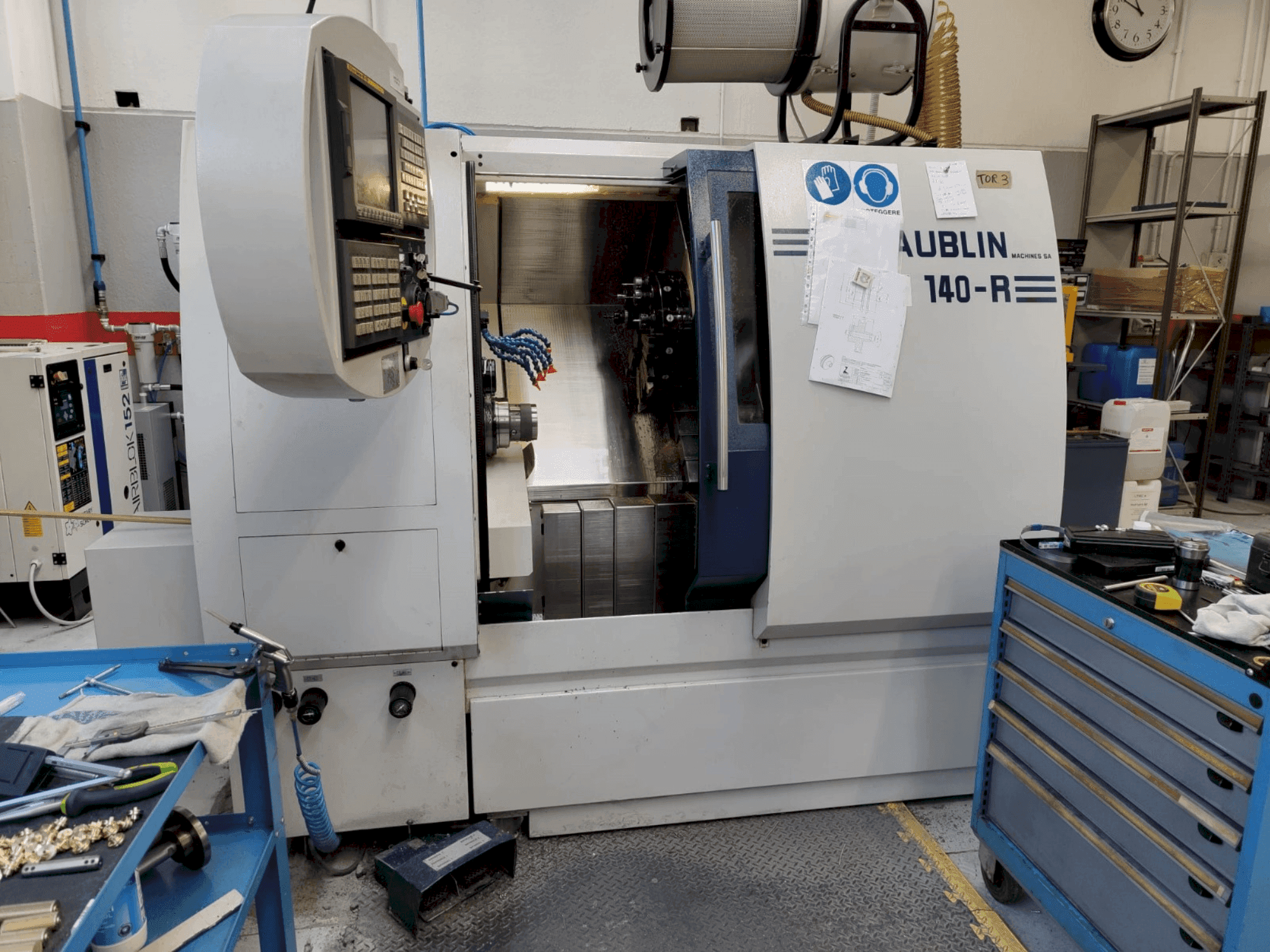 Вид станка SCHAUBLIN 140R CNC спереди
