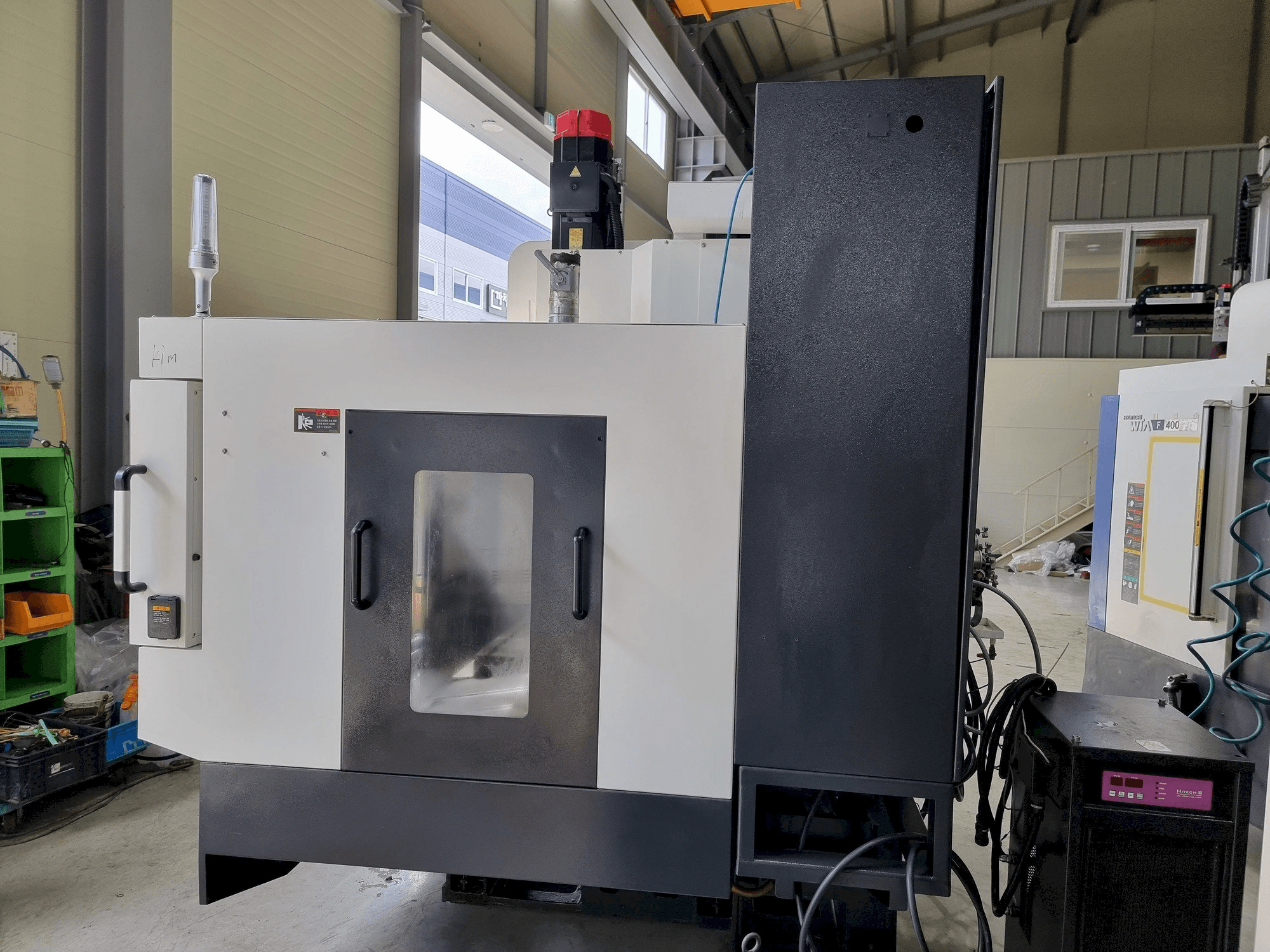 Вид станка Hyundai Wia F400 спереди