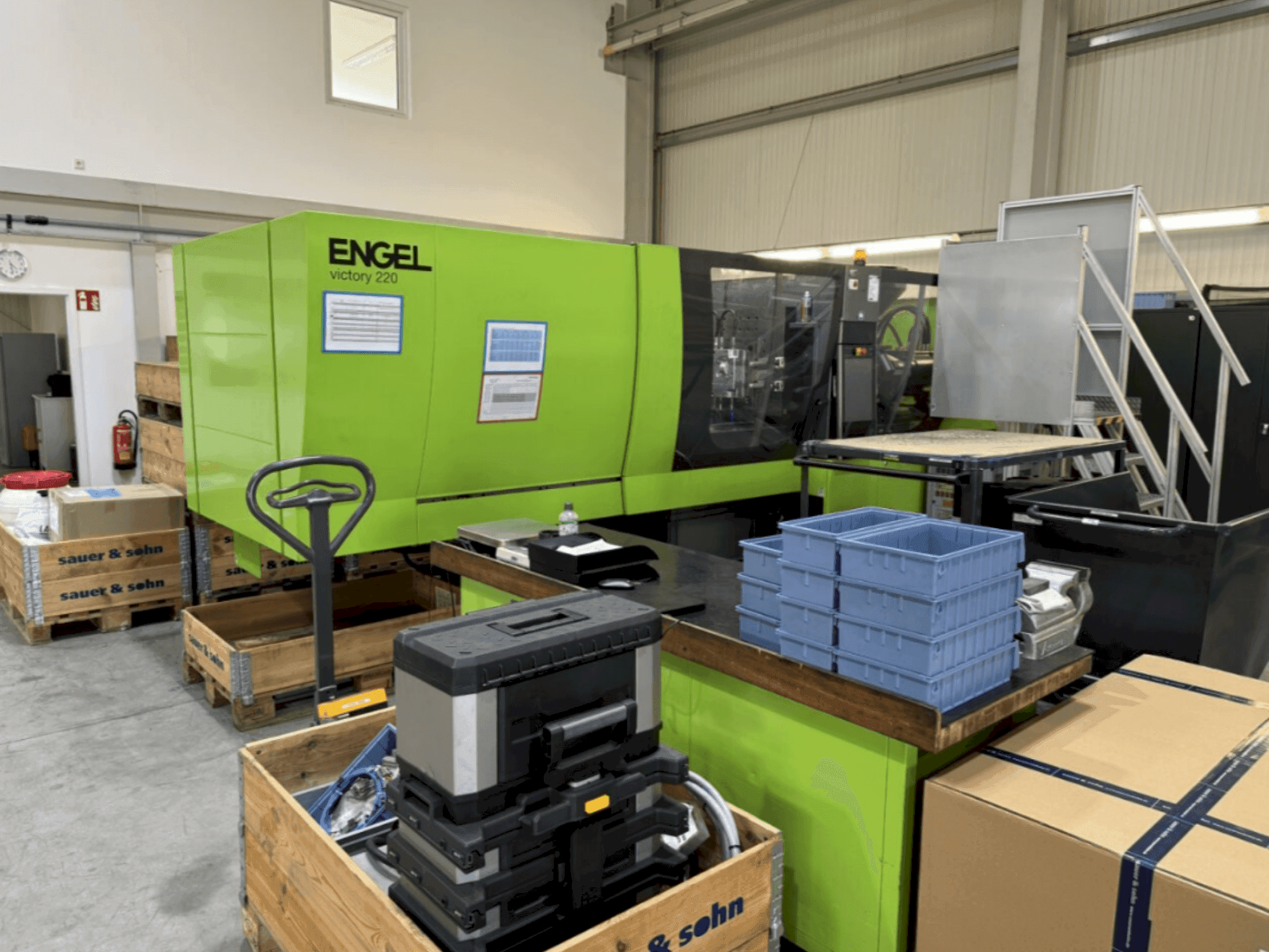 Вид станка Engel Victory 750 / 220 spex спереди