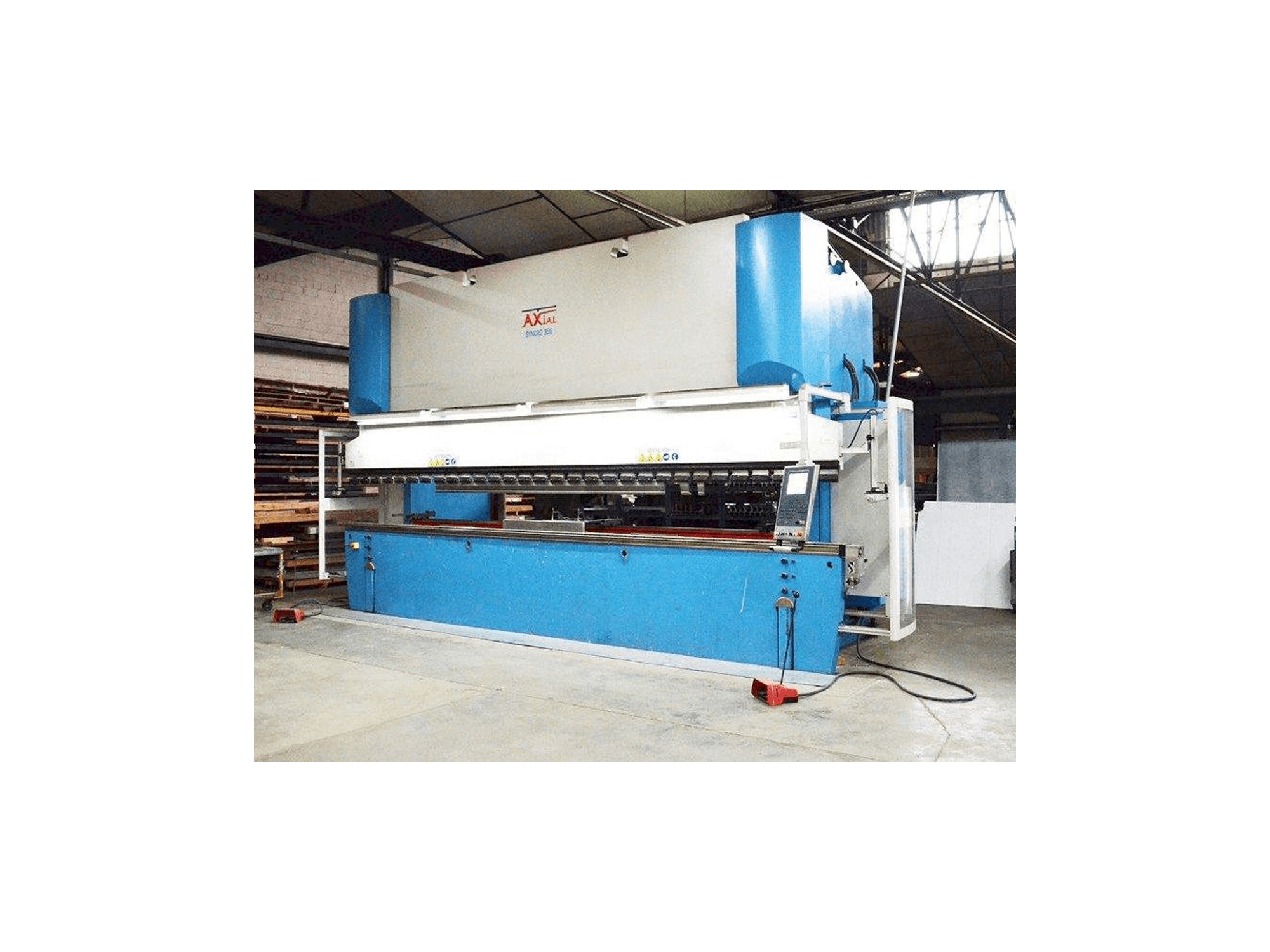 Front view of Axial SYNCRO 356 machine