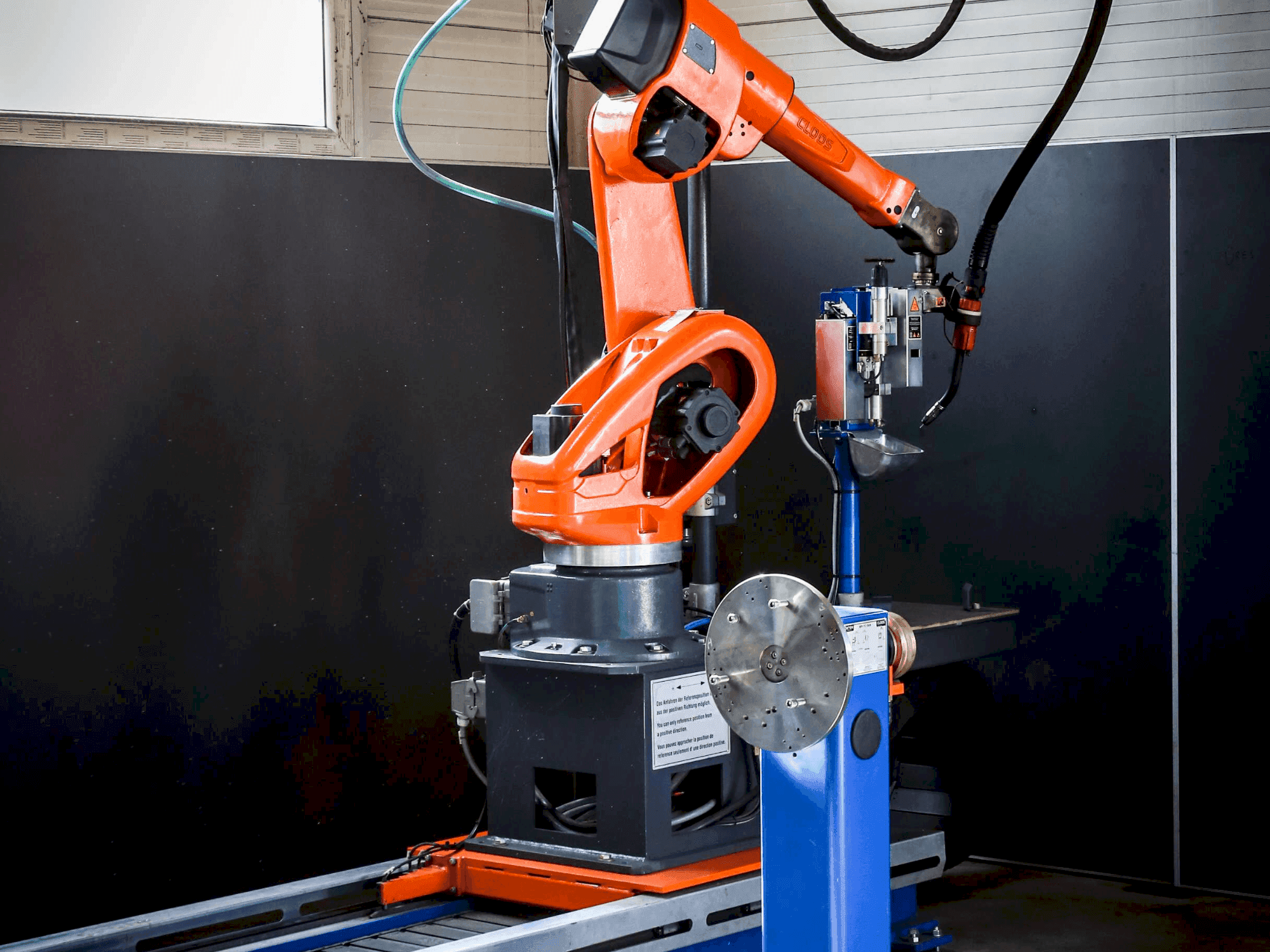 Вид станка CLOOS QRC 350 QIROX спереди