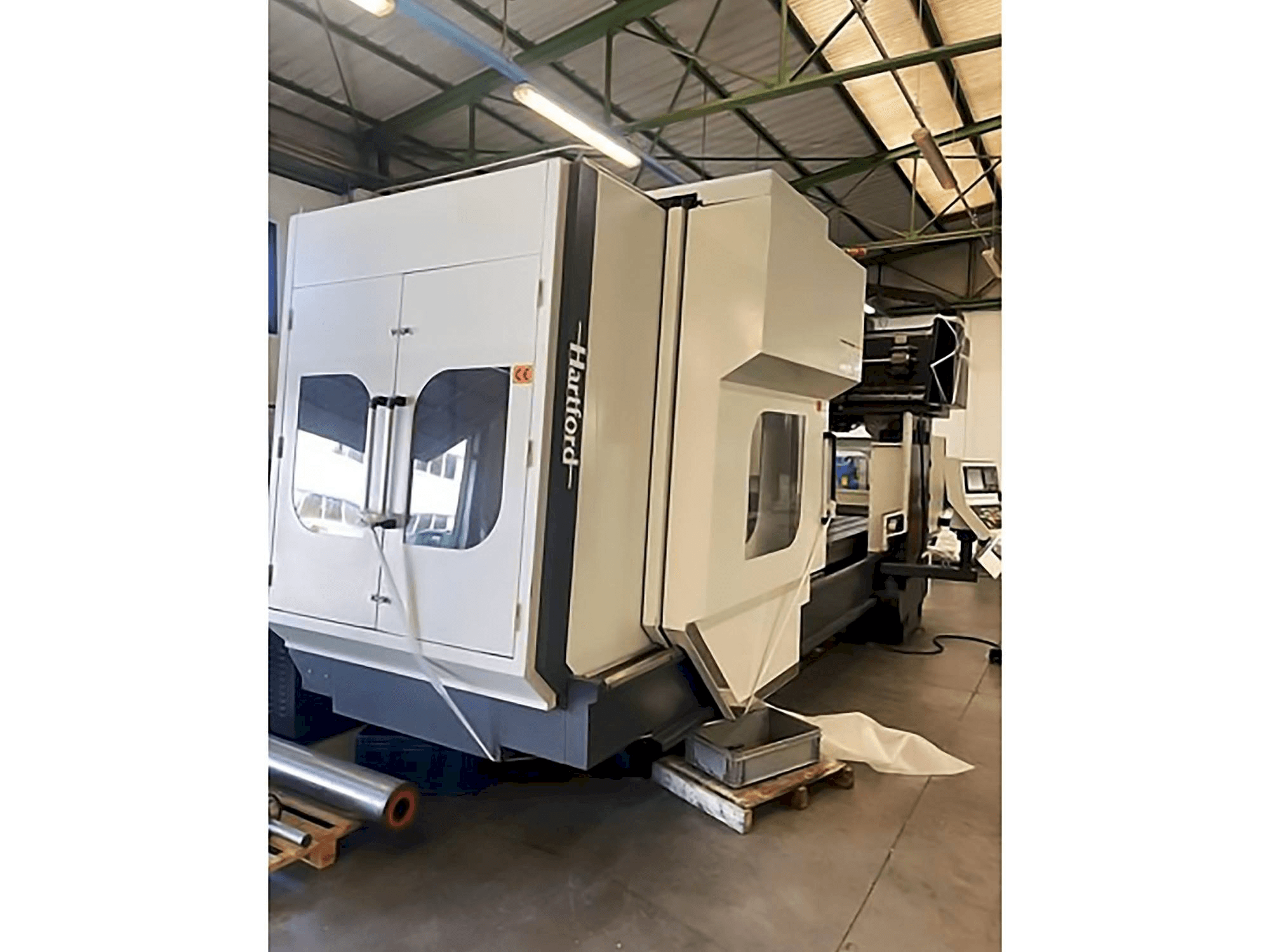 Вид станка HARTFORD HEP - 3150 спереди