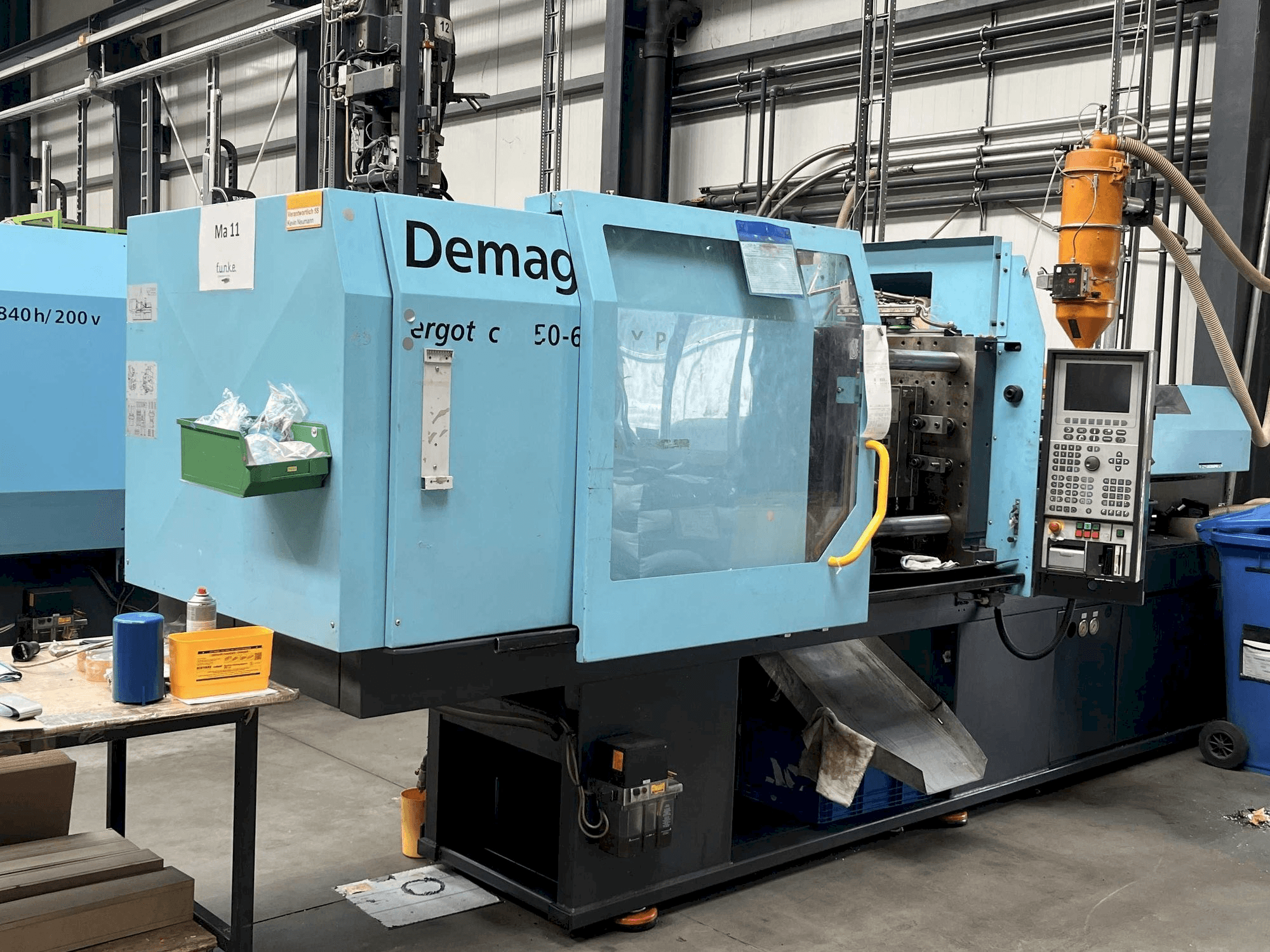 Вид станка DEMAG Ergotech 150/500 - 600 EXTRA спереди