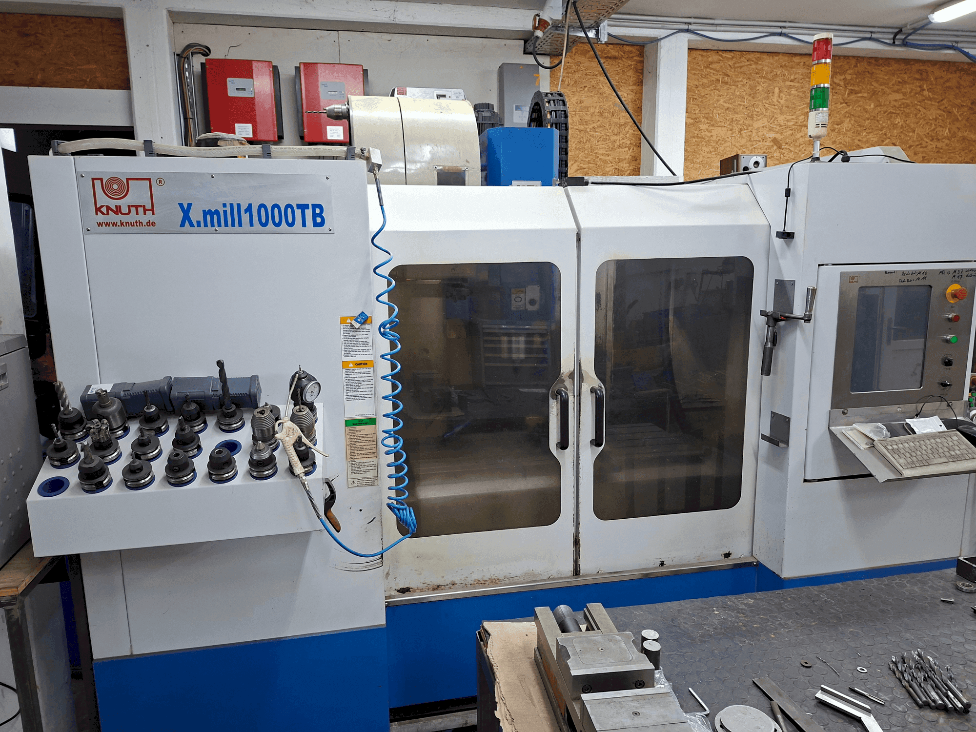 Вид станка KNUTH XMill 1000 TB спереди