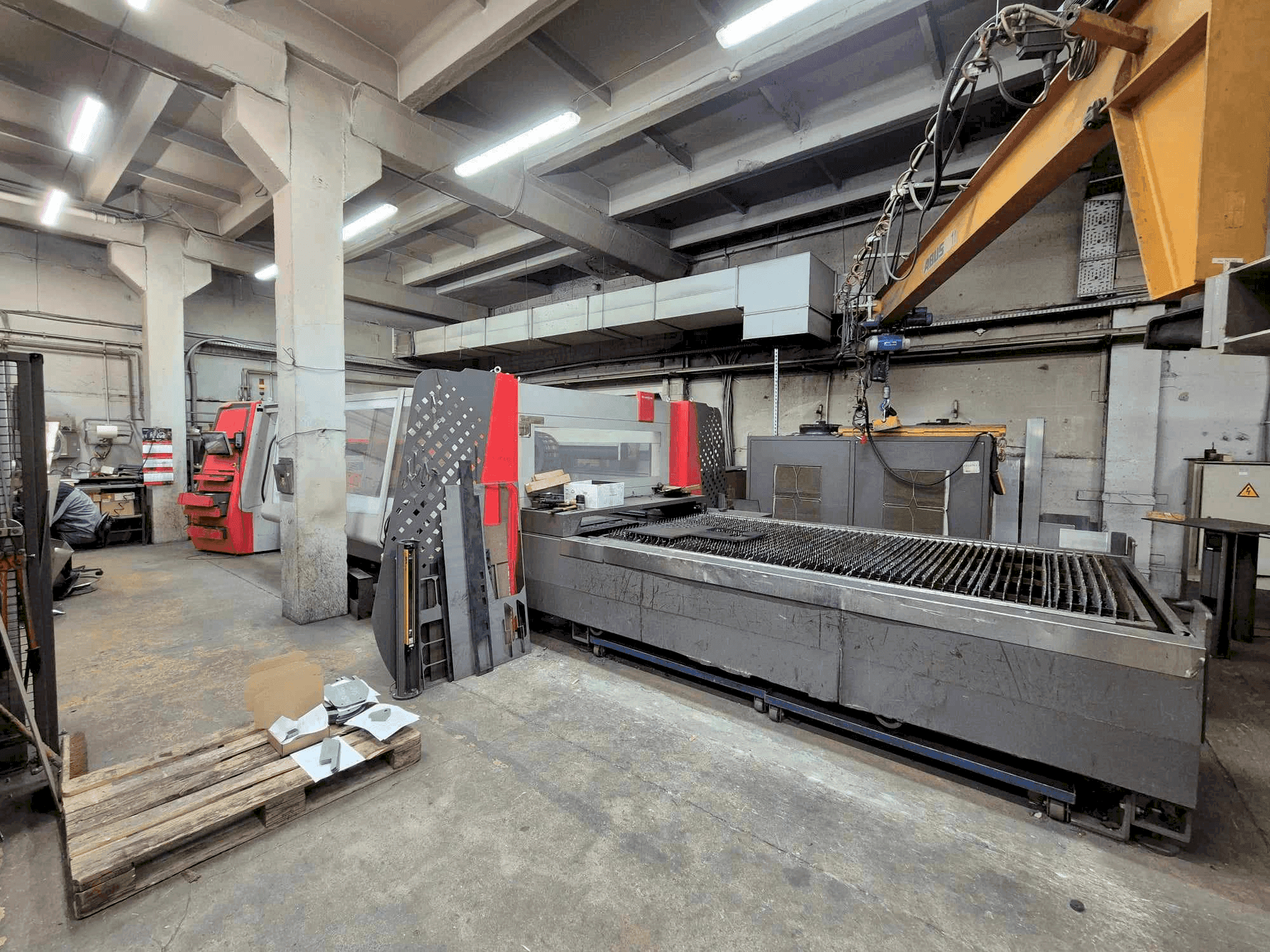 Вид станка Bystronic BYSTRONIC ByAutonom 3015 (2014) спереди