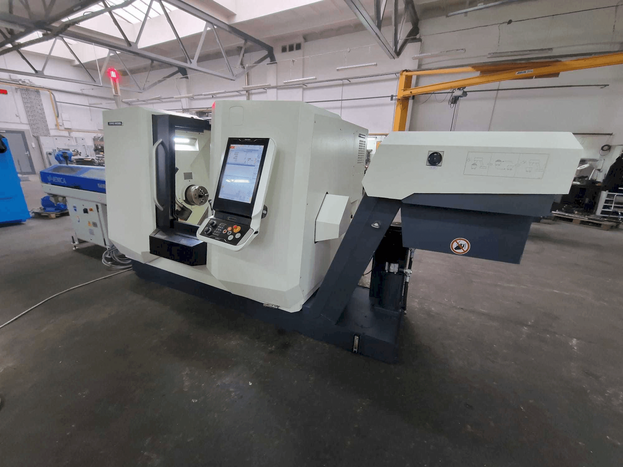 Вид станка DMG MORI CLX 350 V6 спереди