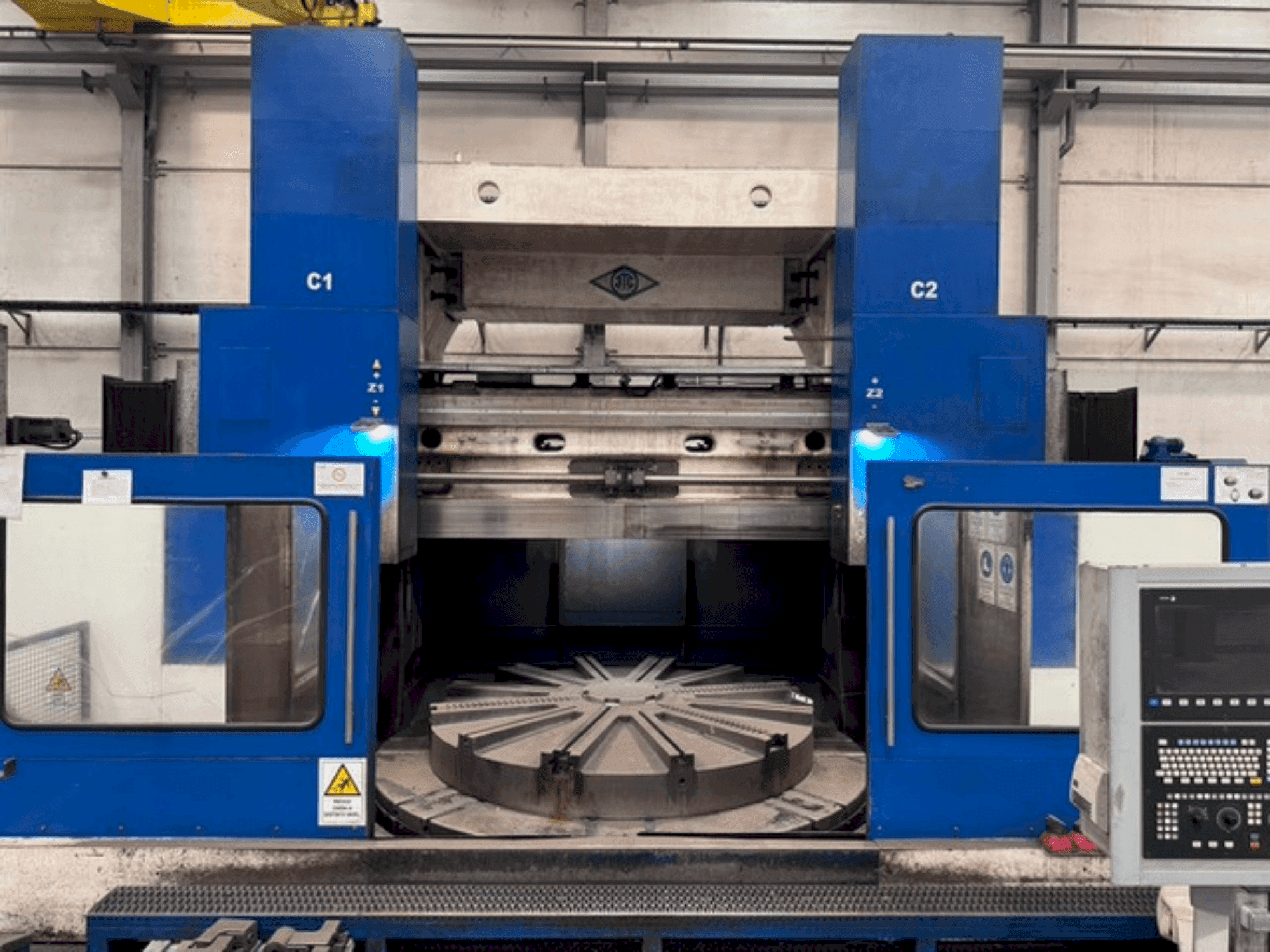 Вид станка KOLOMNA 1532T спереди