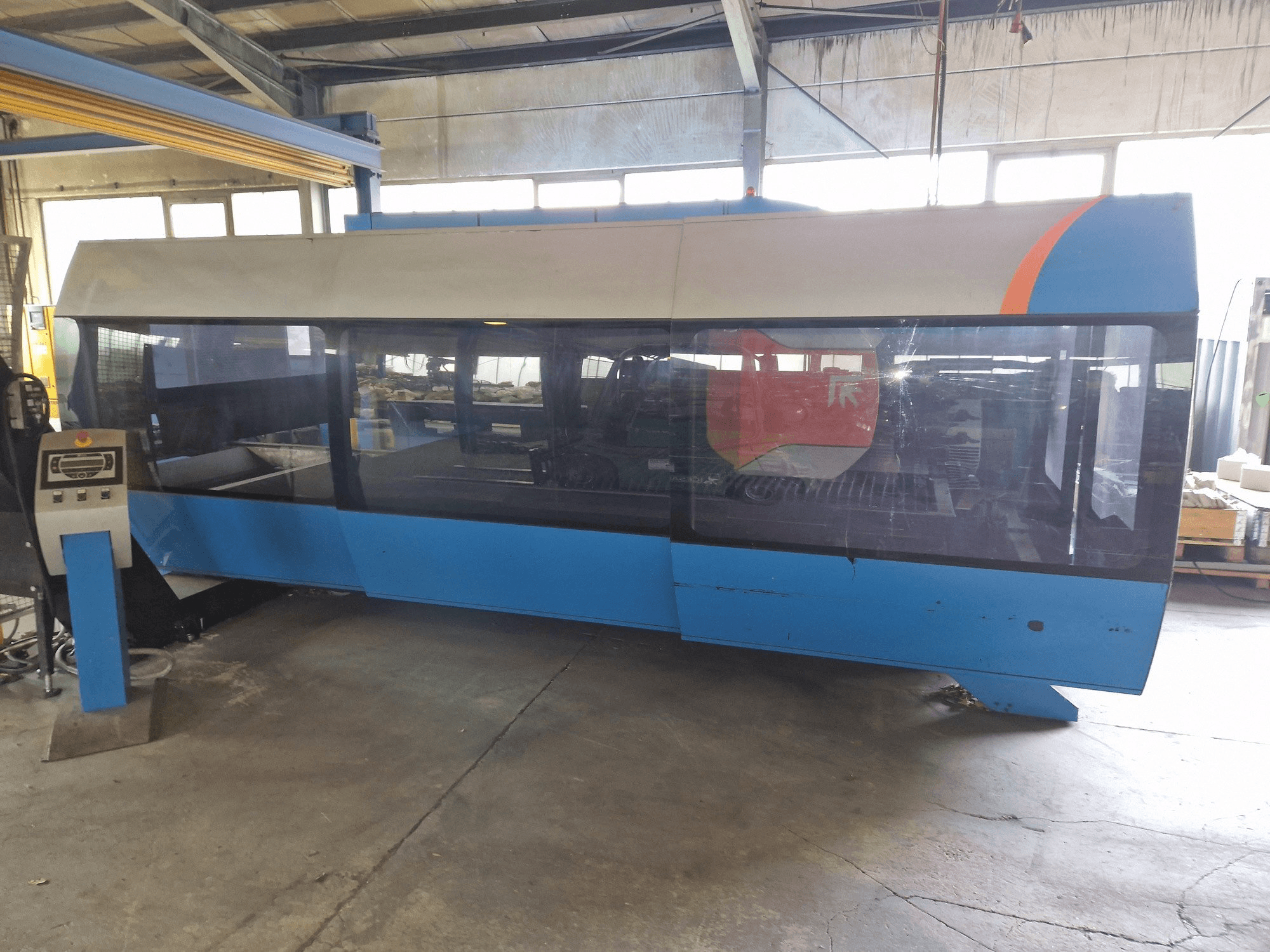 Вид станка Prima Power CP 4000 Zaphiro спереди