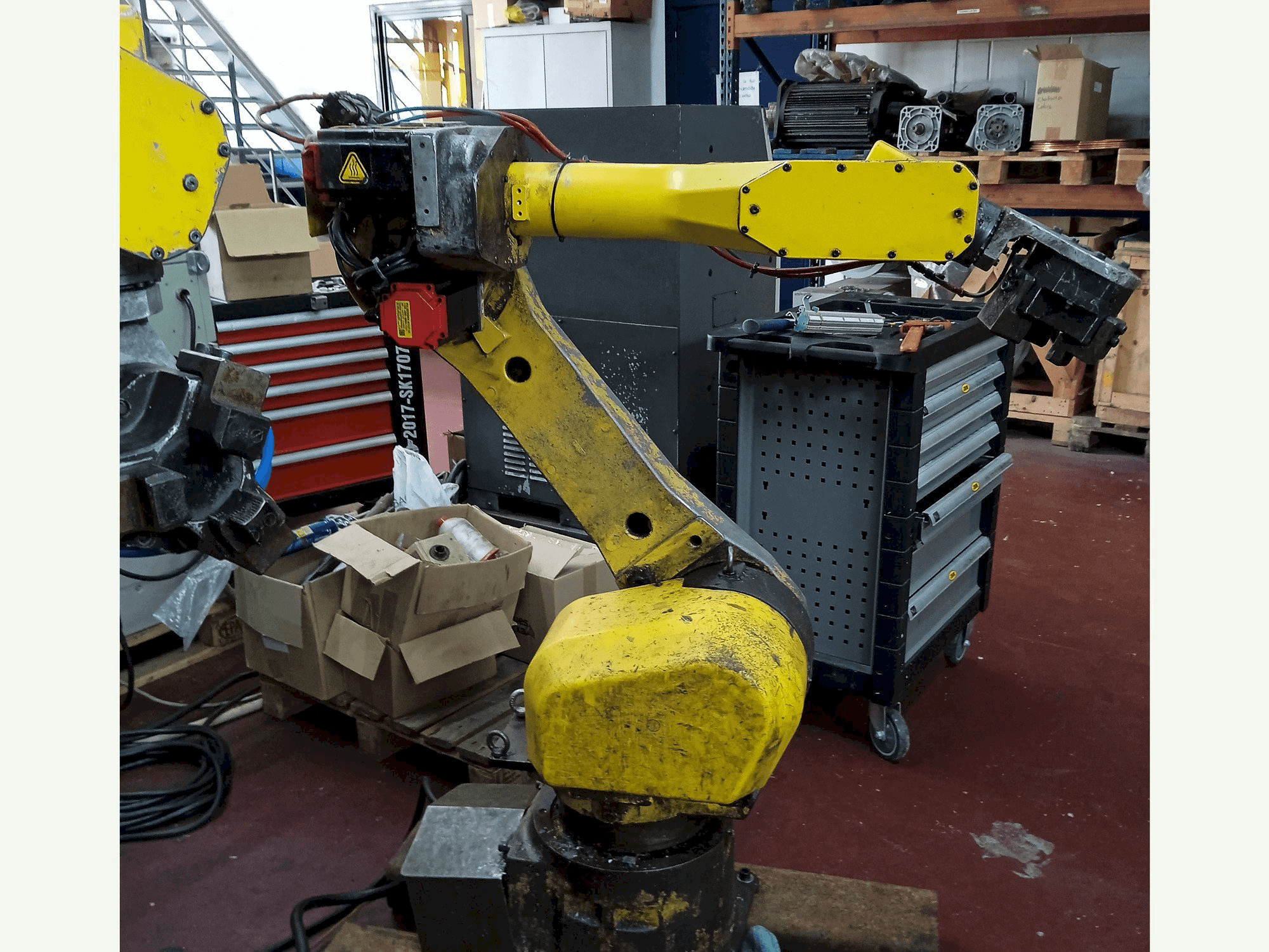 Вид станка FANUC M-16IB спереди