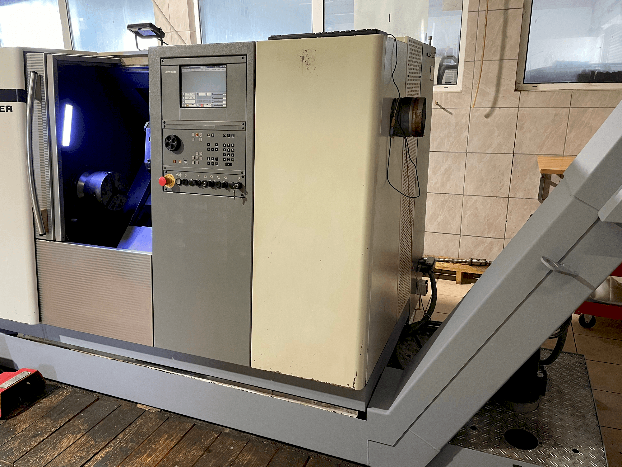 Вид станка Gildemeister CTX 310 V3 спереди