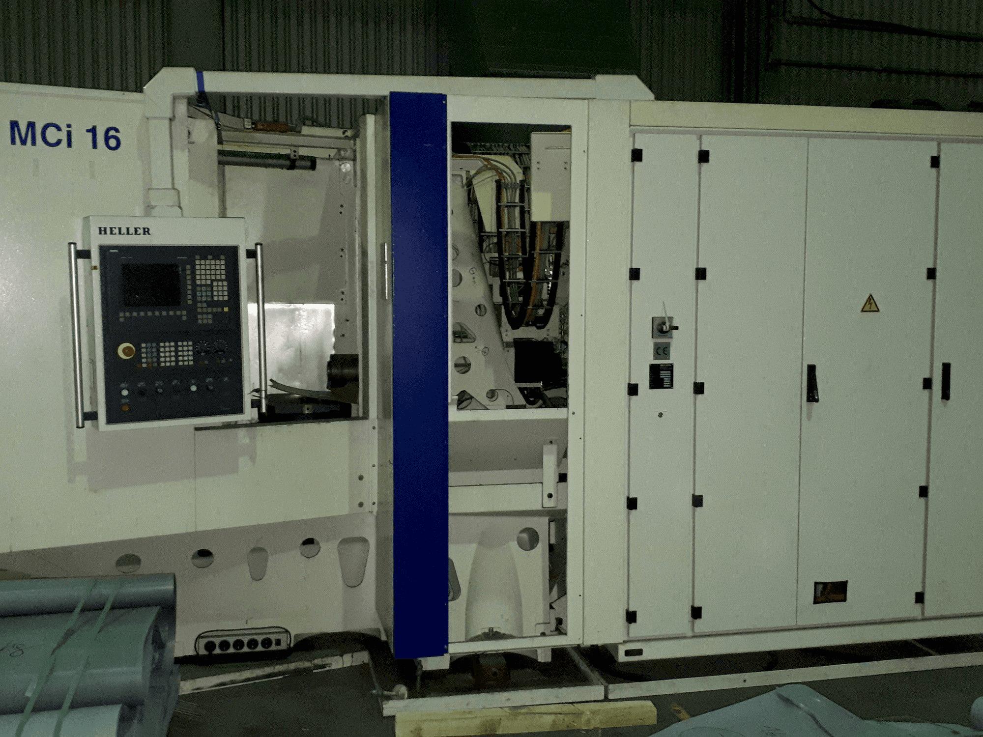 Вид станка HELLER MCi 16 спереди