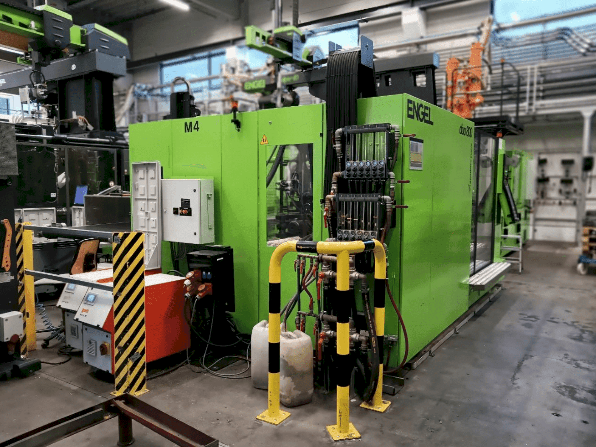 Вид станка Engel Duo 11050/800 слева