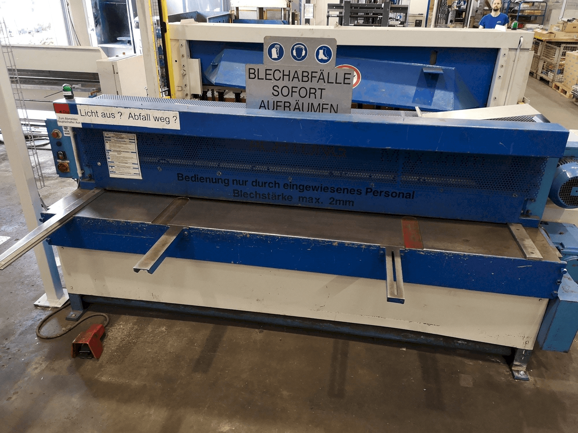 Вид станка KNUTH KMT 2500/3 спереди