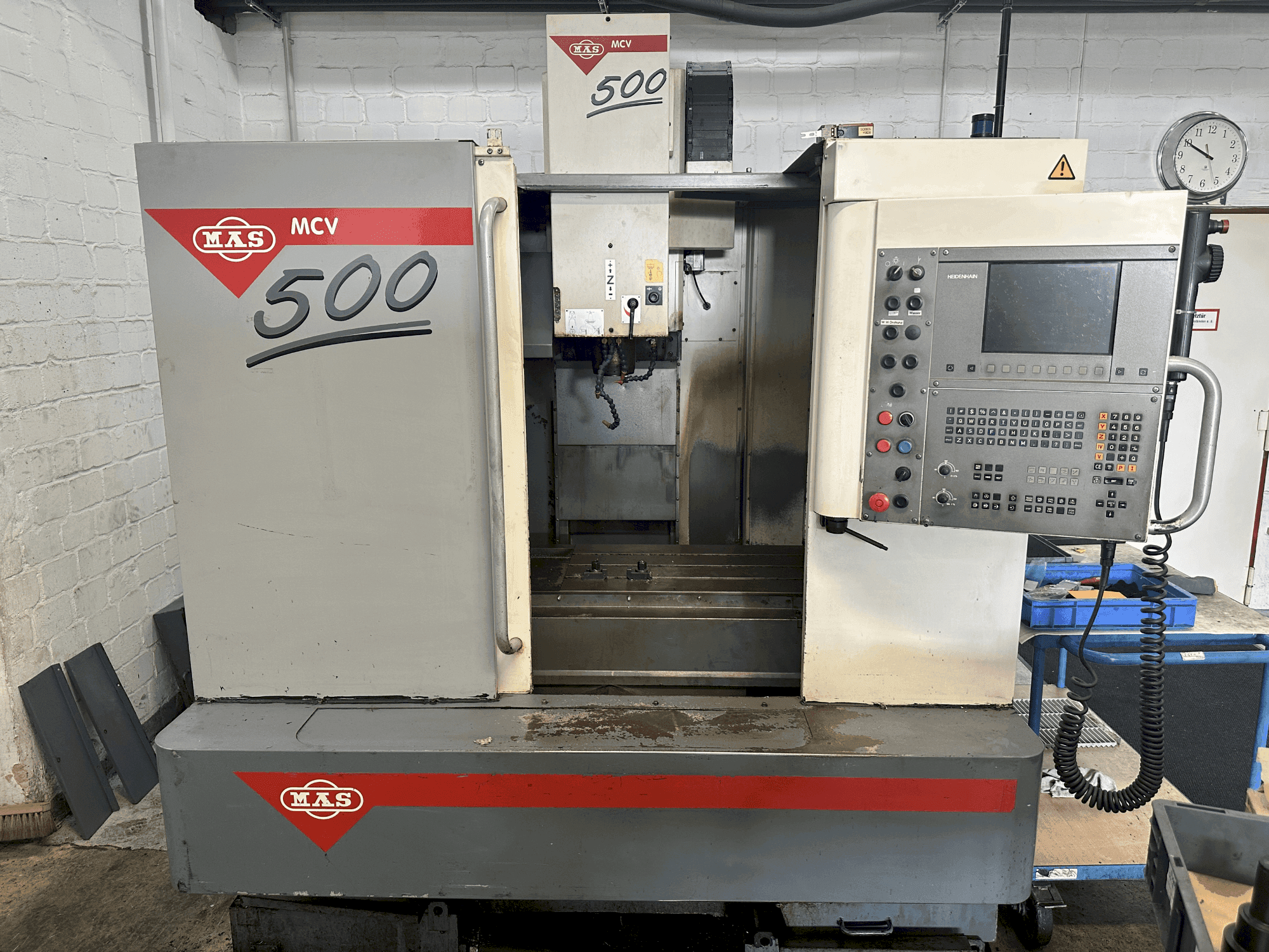 Вид станка KOVOSVIT MAS MCV 500 спереди