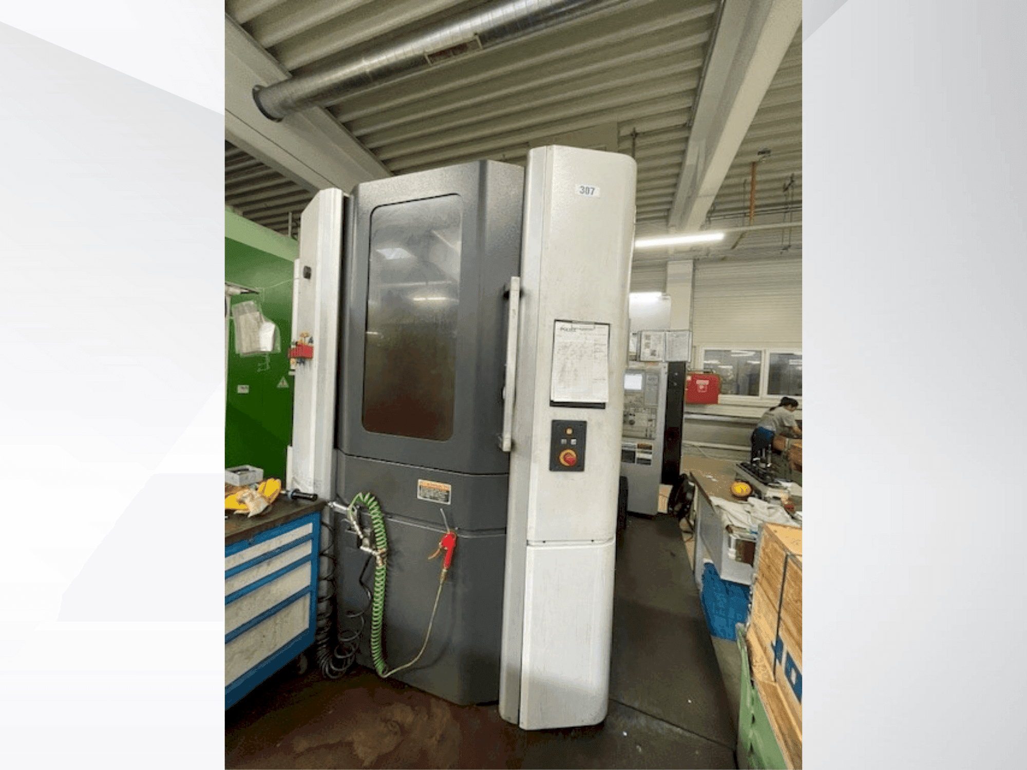 Вид станка MORI SEIKI NHX 5000 спереди