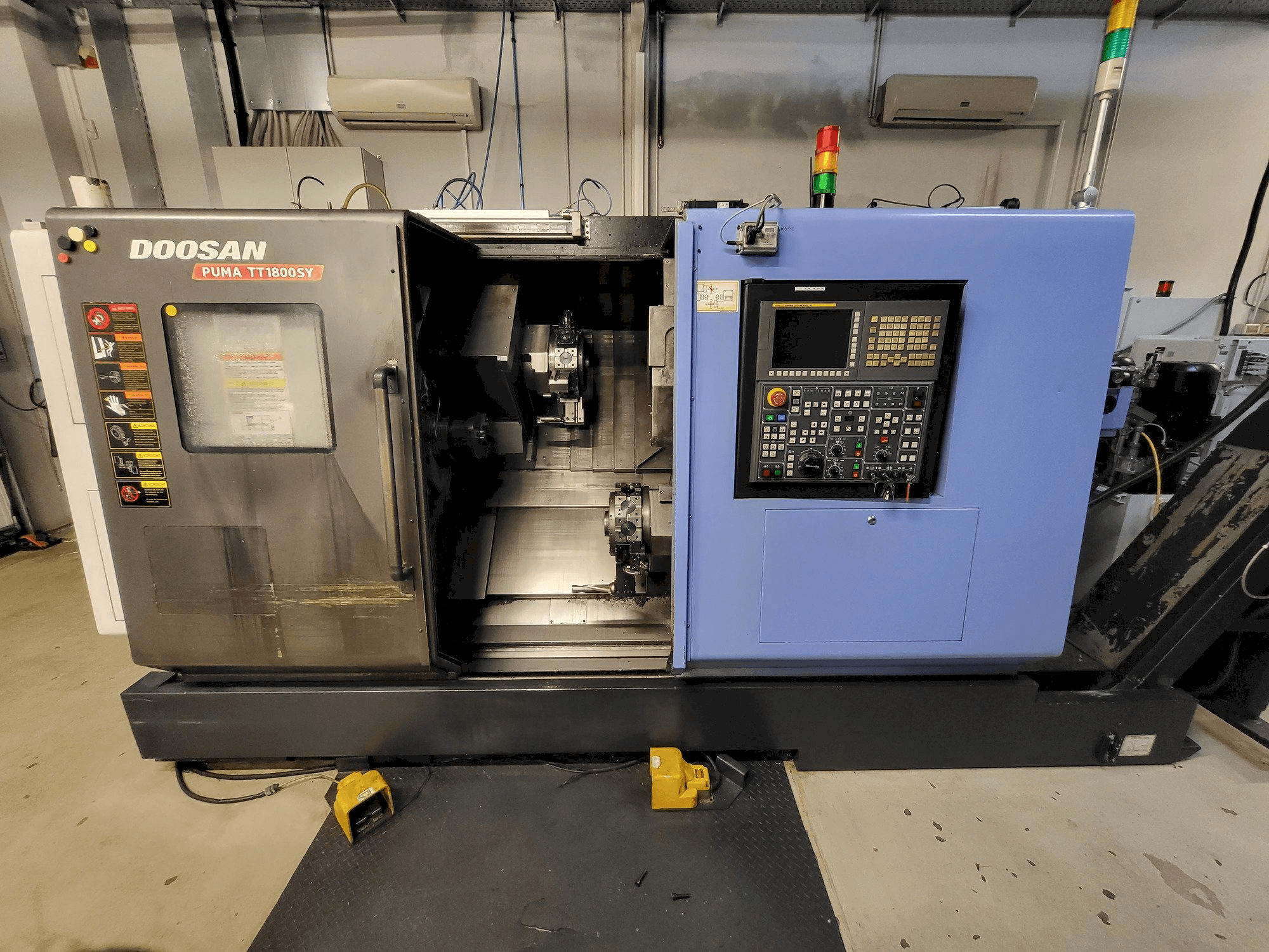 Вид станка DOOSAN PUMA TT1800SY спереди