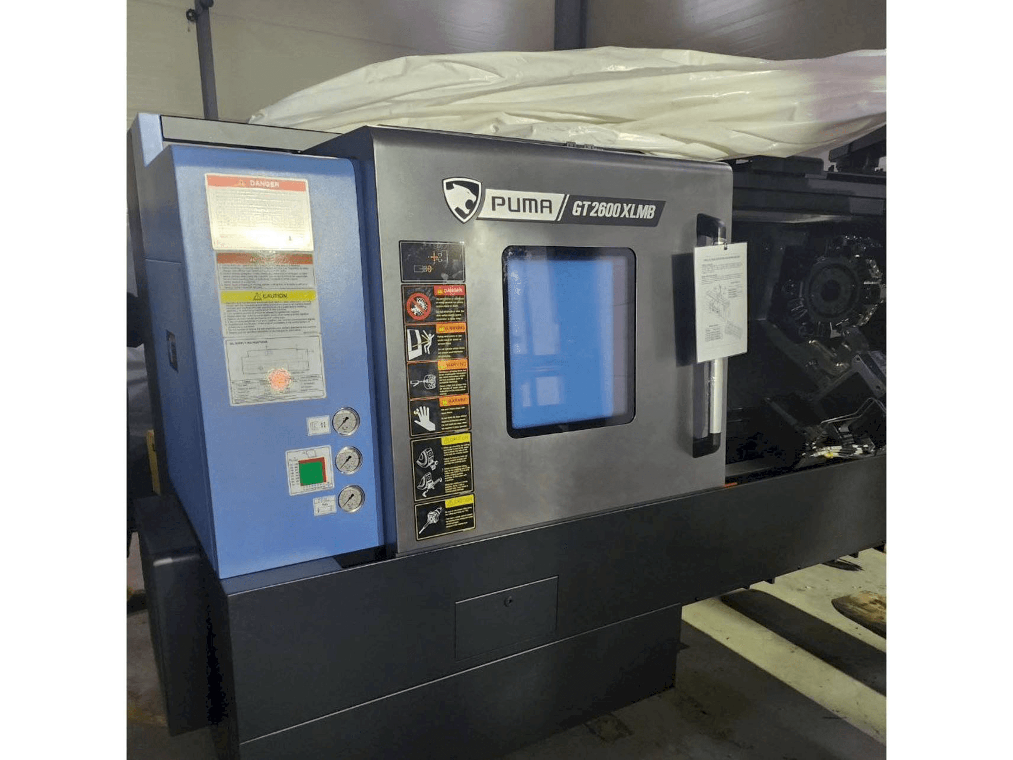 Вид станка DN SOLUTIONS спереди