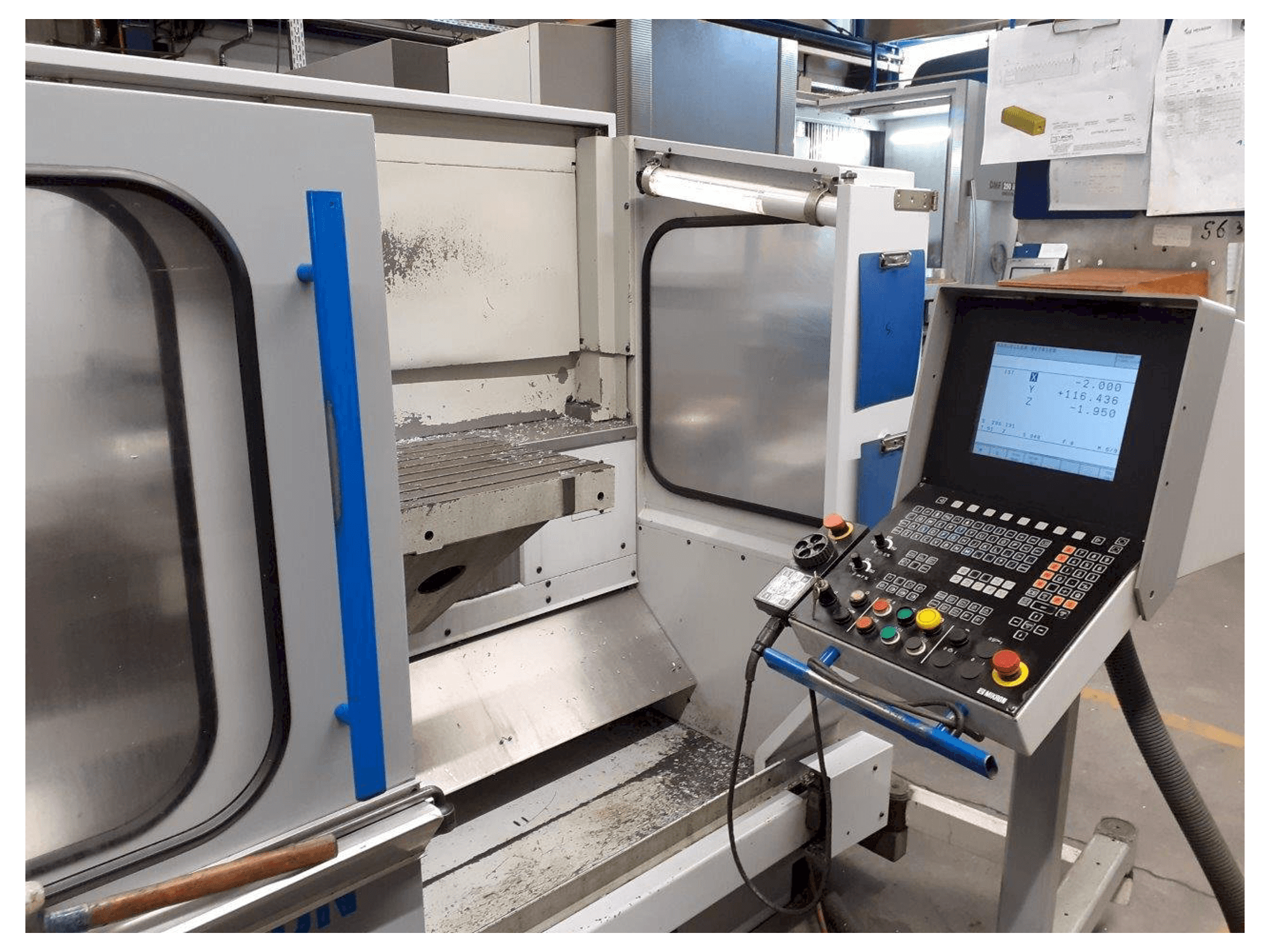 Вид станка MIKRON UME 600 спереди