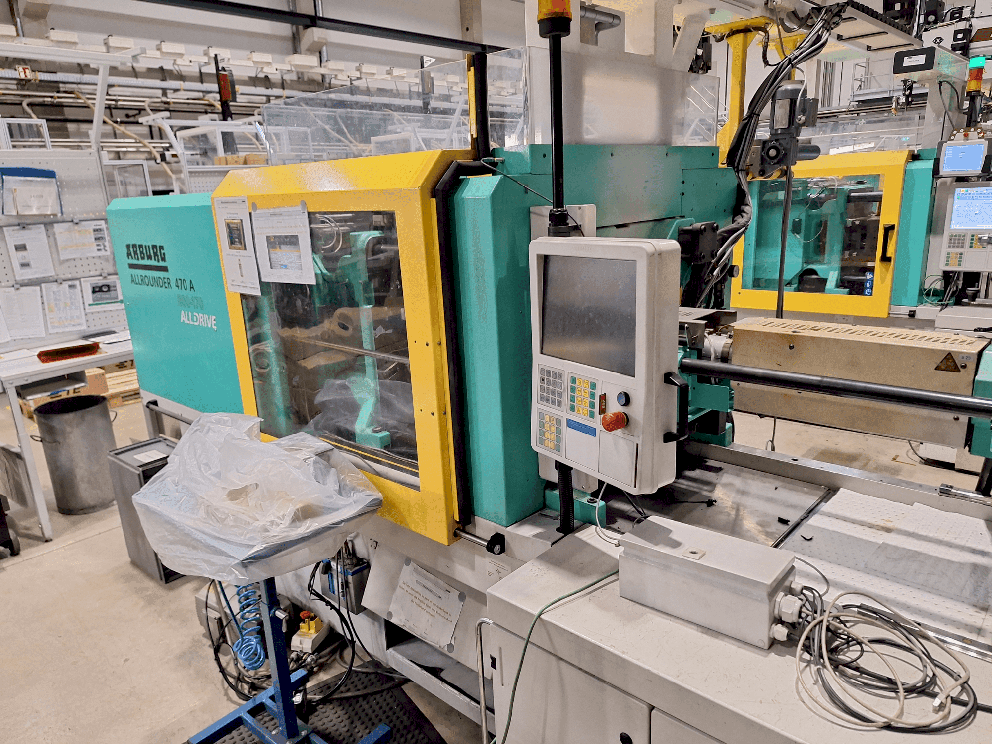 Вид станка Arburg 470 A 800-170 спереди