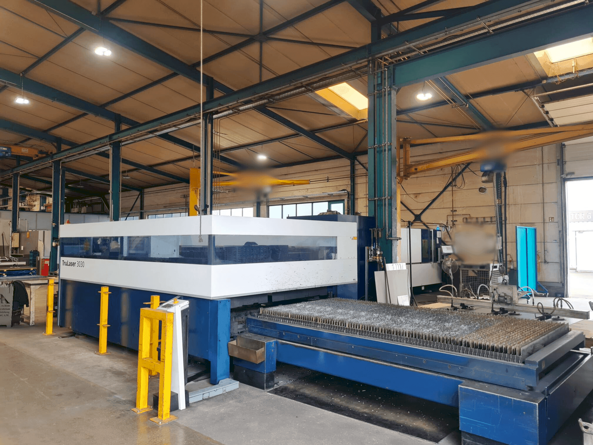Вид станка TRUMPF L3030 спереди