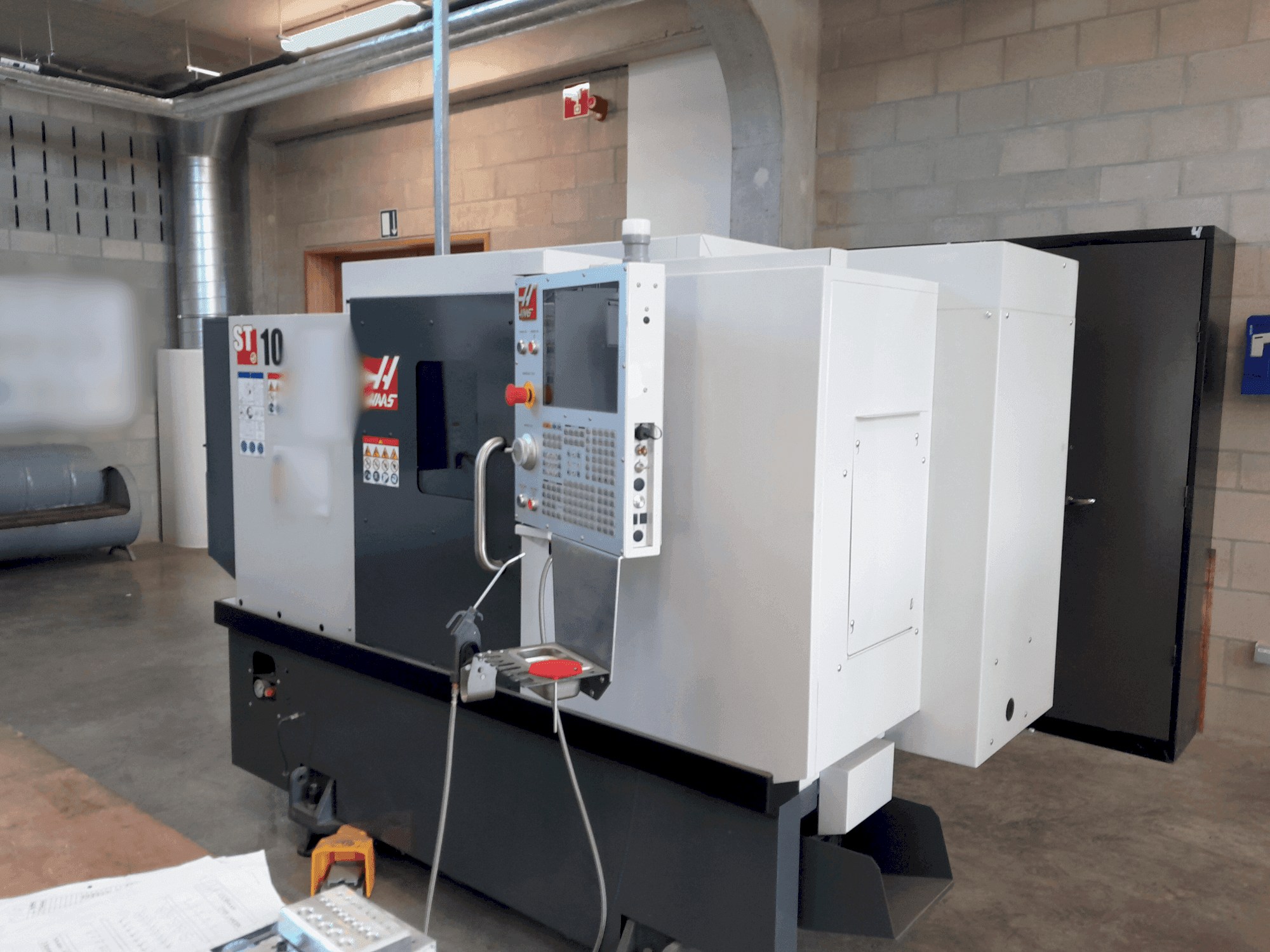 Вид станка HAAS ST-10 спереди