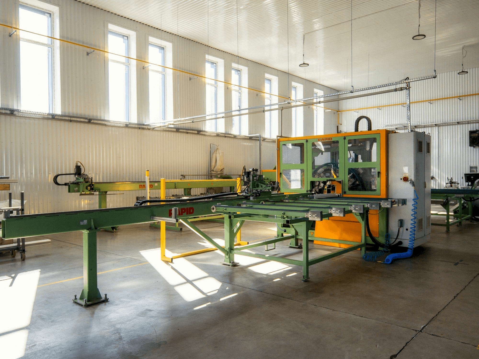 Вид станка RAPID MFC EVOLUTION II спереди