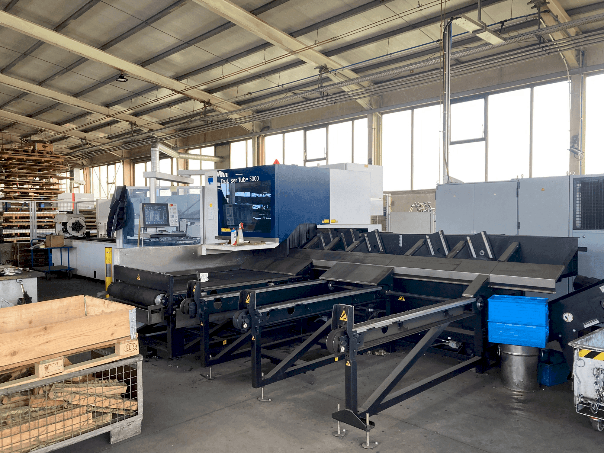 Вид станка TRUMPF TruLaser Tube 5000 спереди