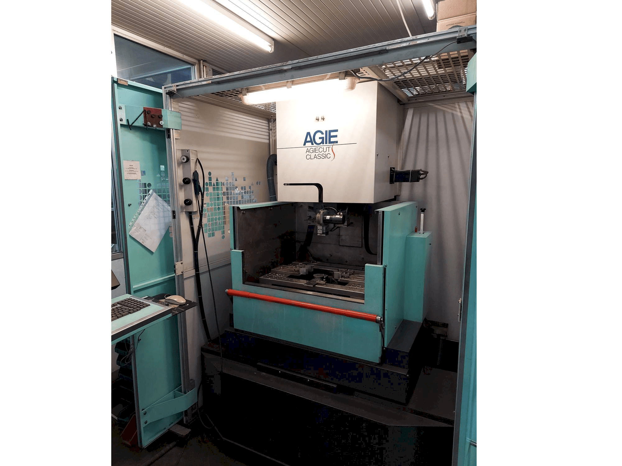 Вид станка AGIE Agiecut Classic 2S спереди