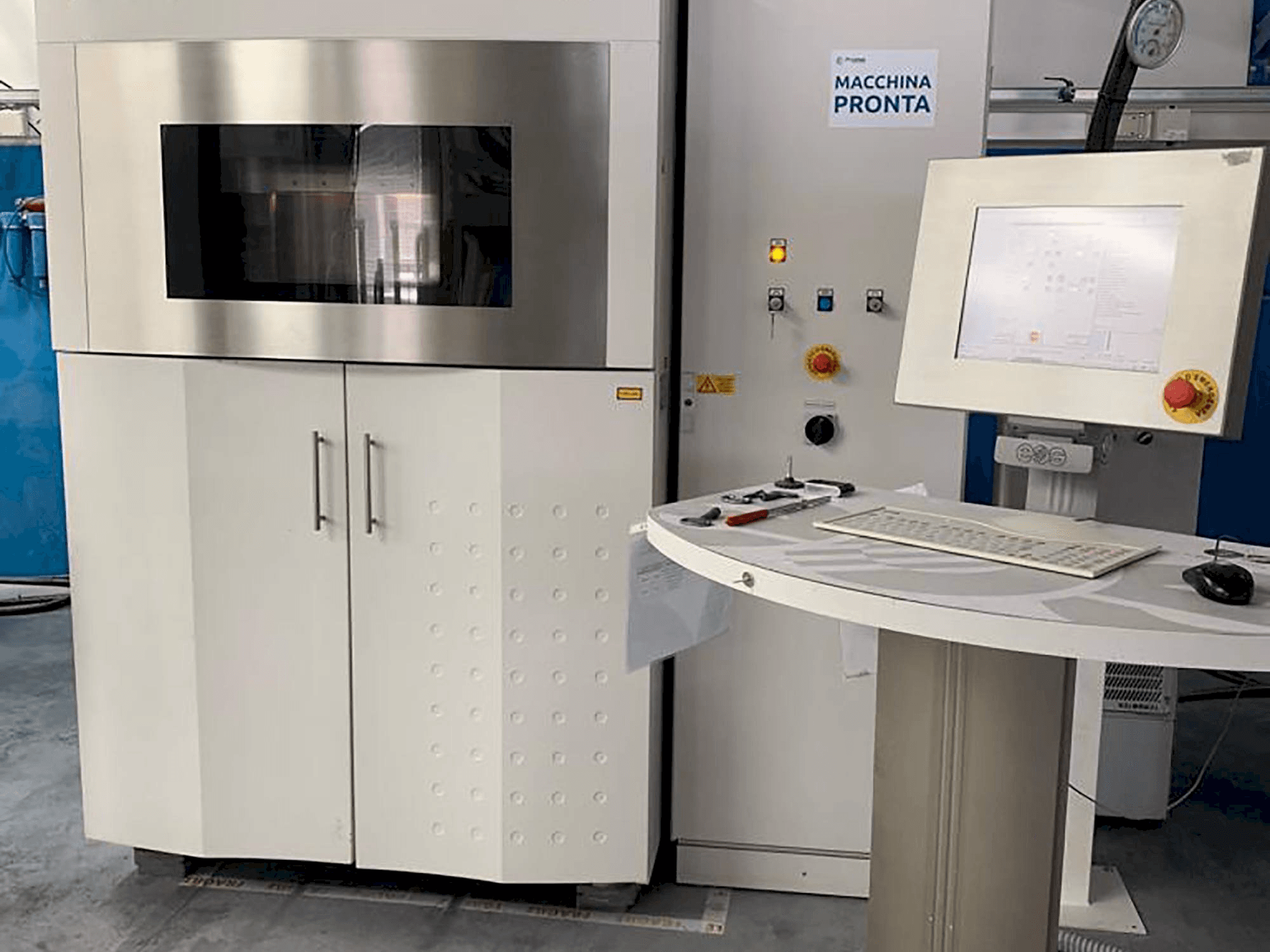 Front view of EOS Eosint P395 machine