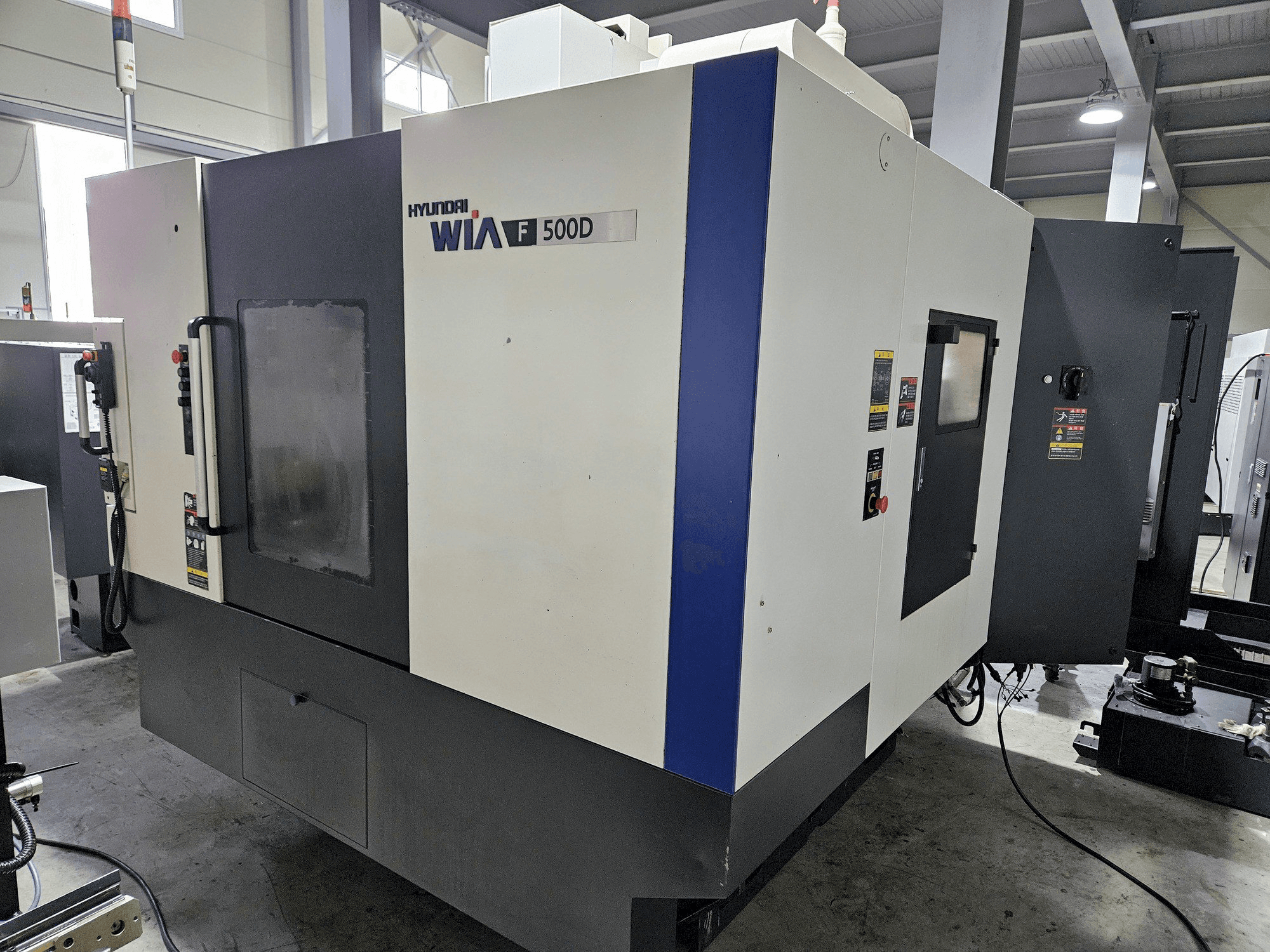 Вид станка Hyundai Wia Wia F500D спереди