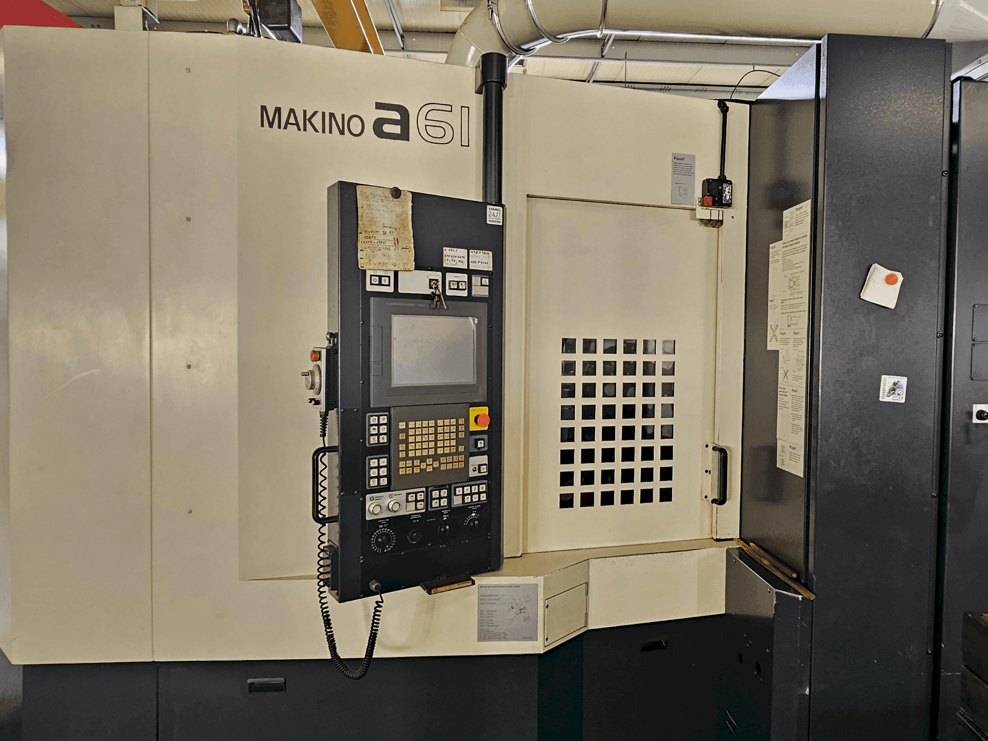 Вид станка Makino a61 спереди