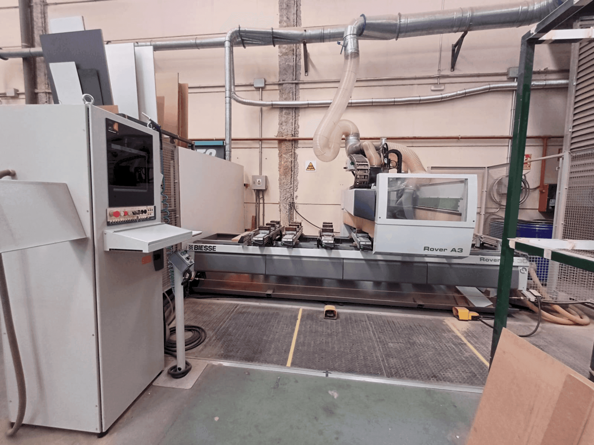 Вид станка BIESSE OVER A 330 K3 S спереди