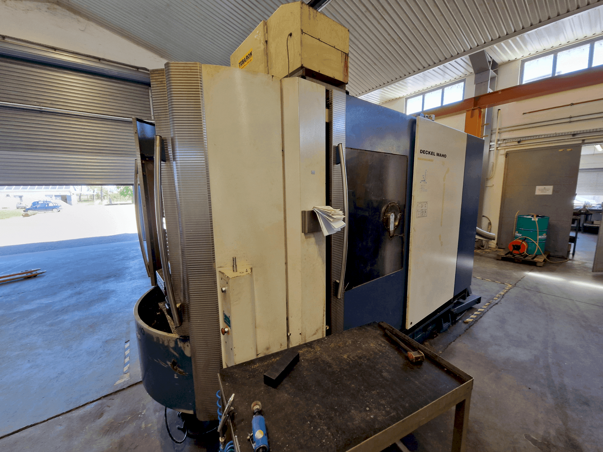 Вид станка DECKEL MAHO DMC 60 H Hy Din спереди
