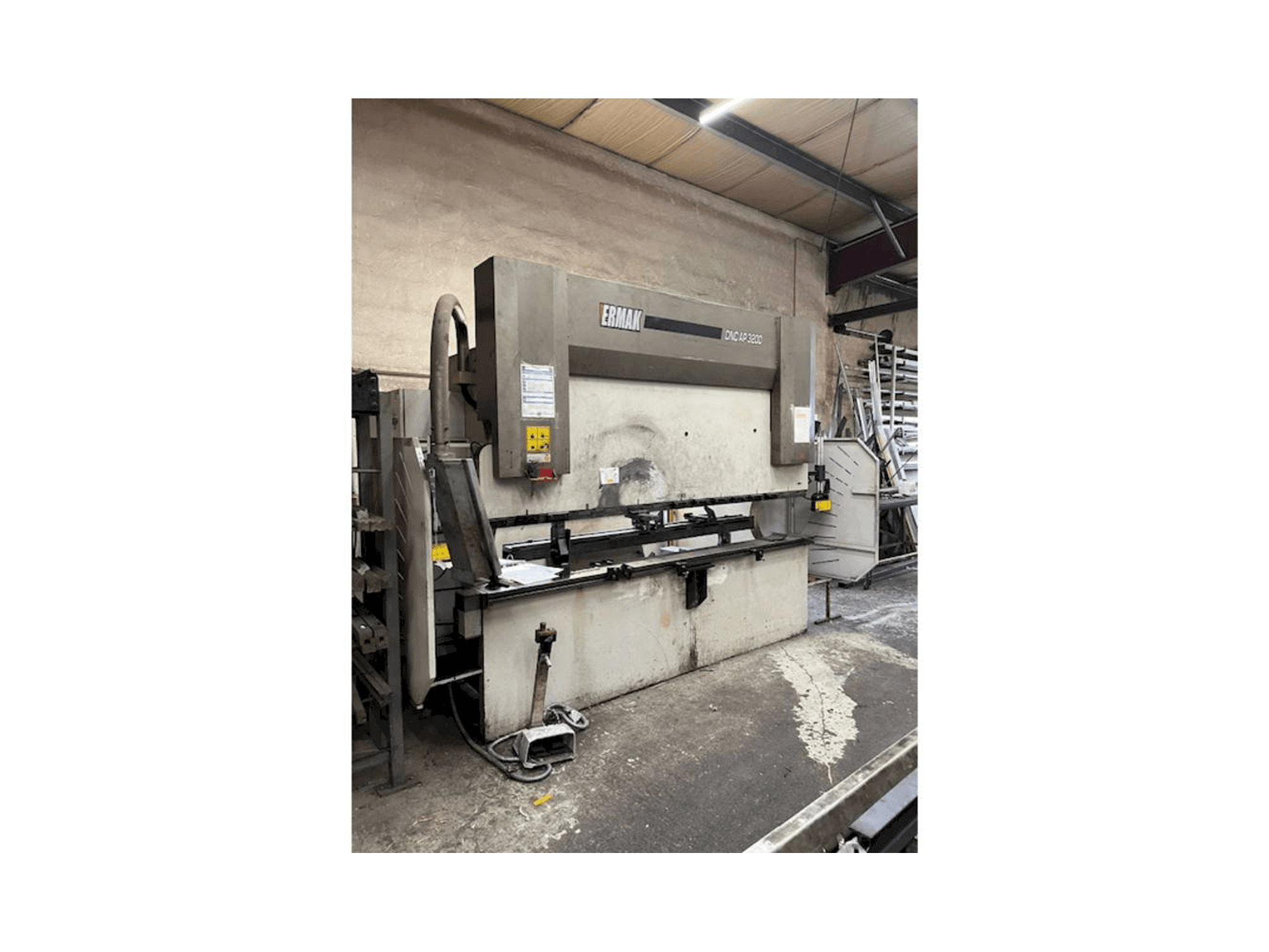 Вид станка ERMAK Cnc ap спереди