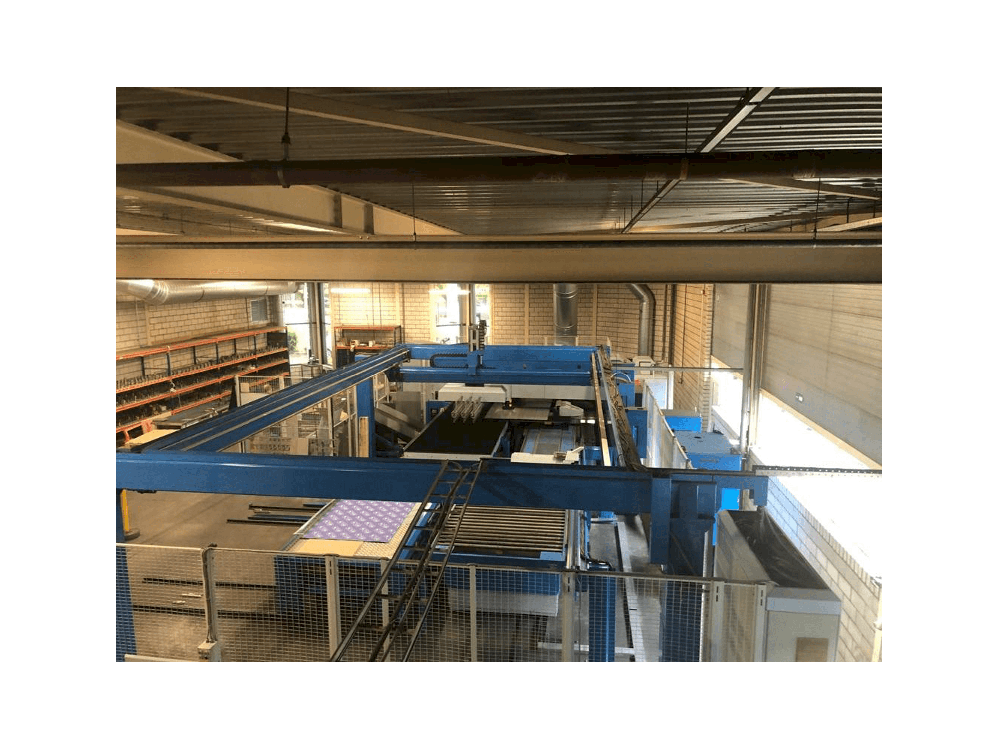 Вид станка Finn-Power LB 6 UVH спереди