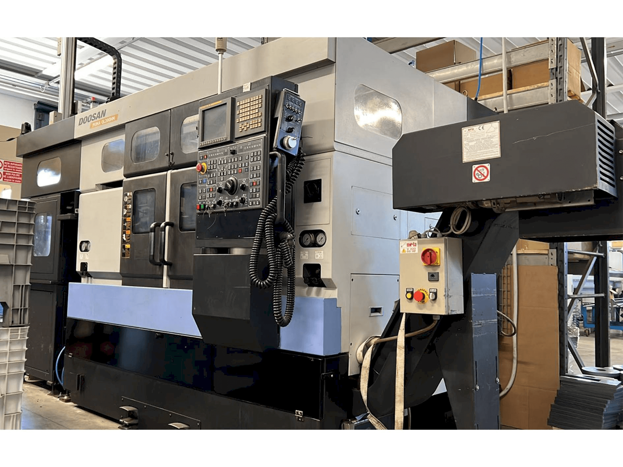 Вид станка Doosan Puma QL 200HM спереди