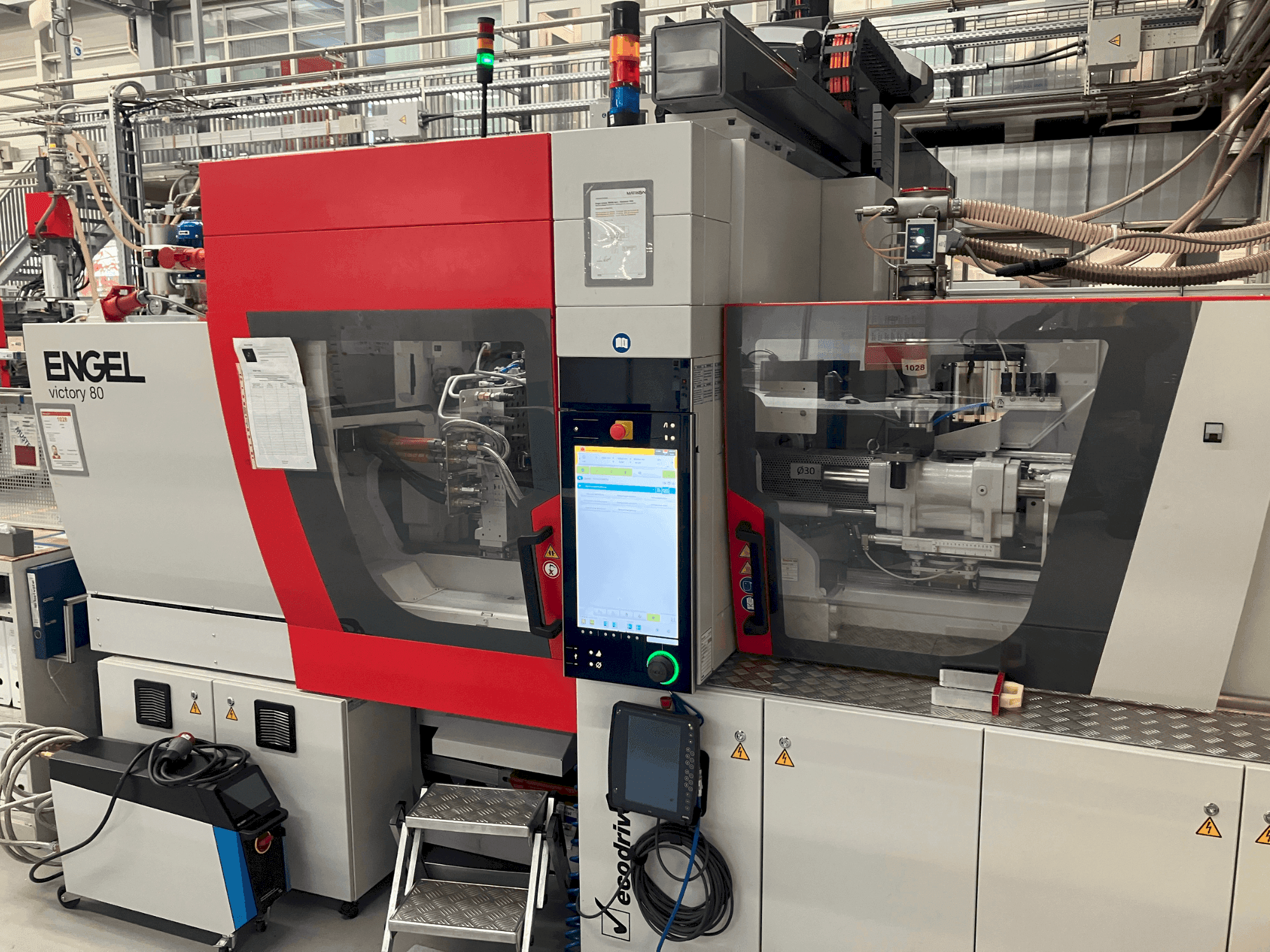 Вид станка Engel victory 200/80 tech спереди