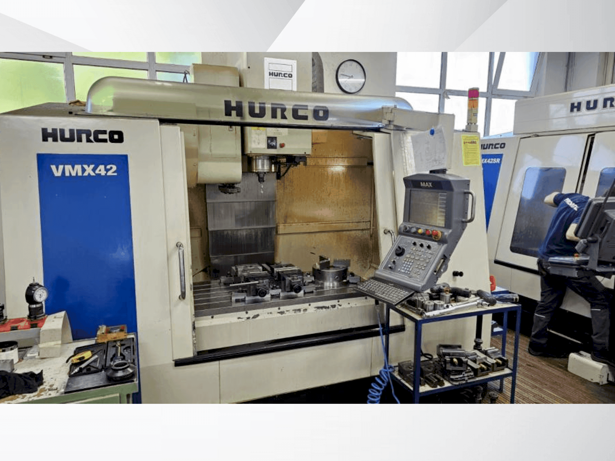 Вид станка Hurco VMX42 спереди