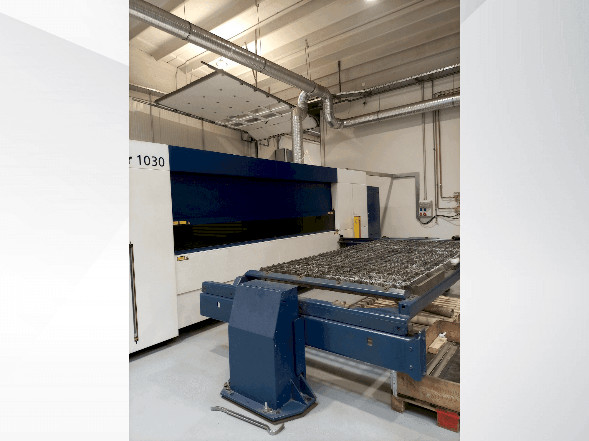 Вид станка TRUMPF TruLaser 1030 спереди