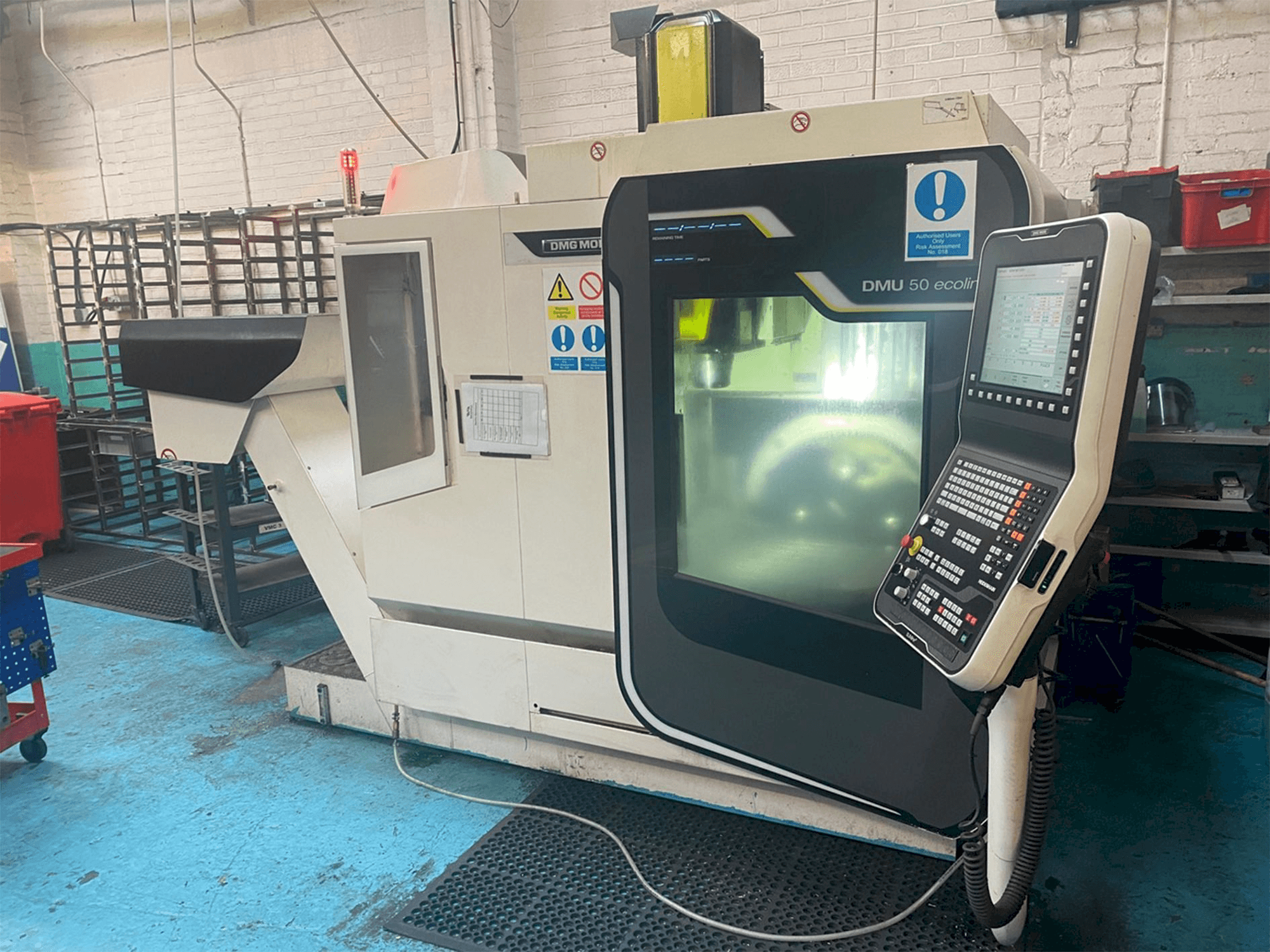 Вид станка DMG DMU Ecoline 50 5 Axis VMC спереди