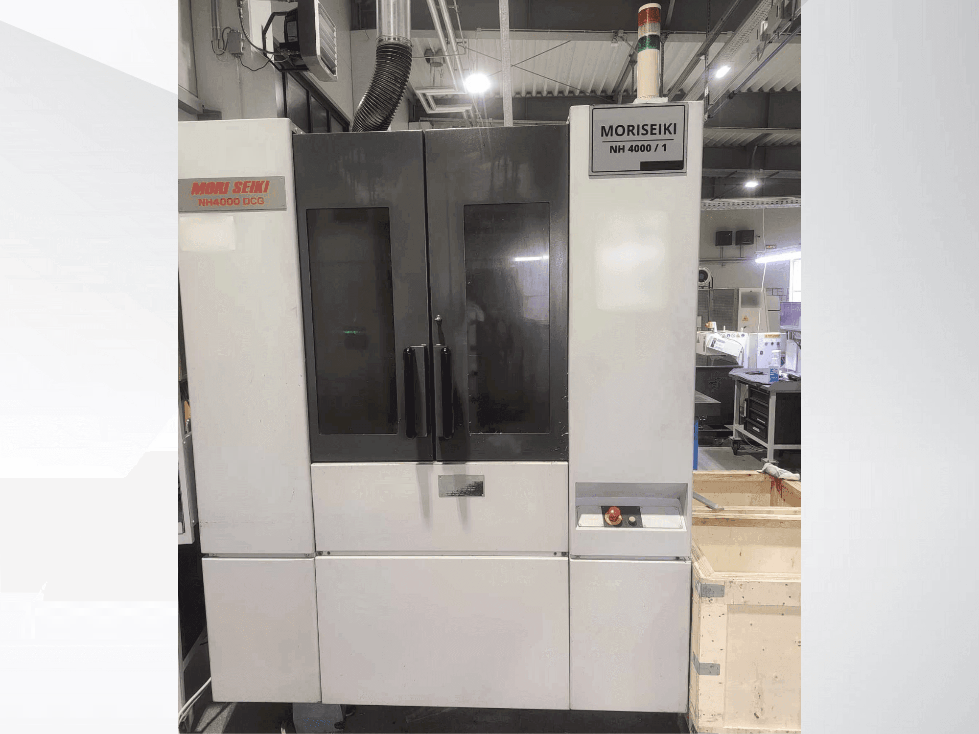 Вид станка MORI SEIKI NH 4000 DCG спереди