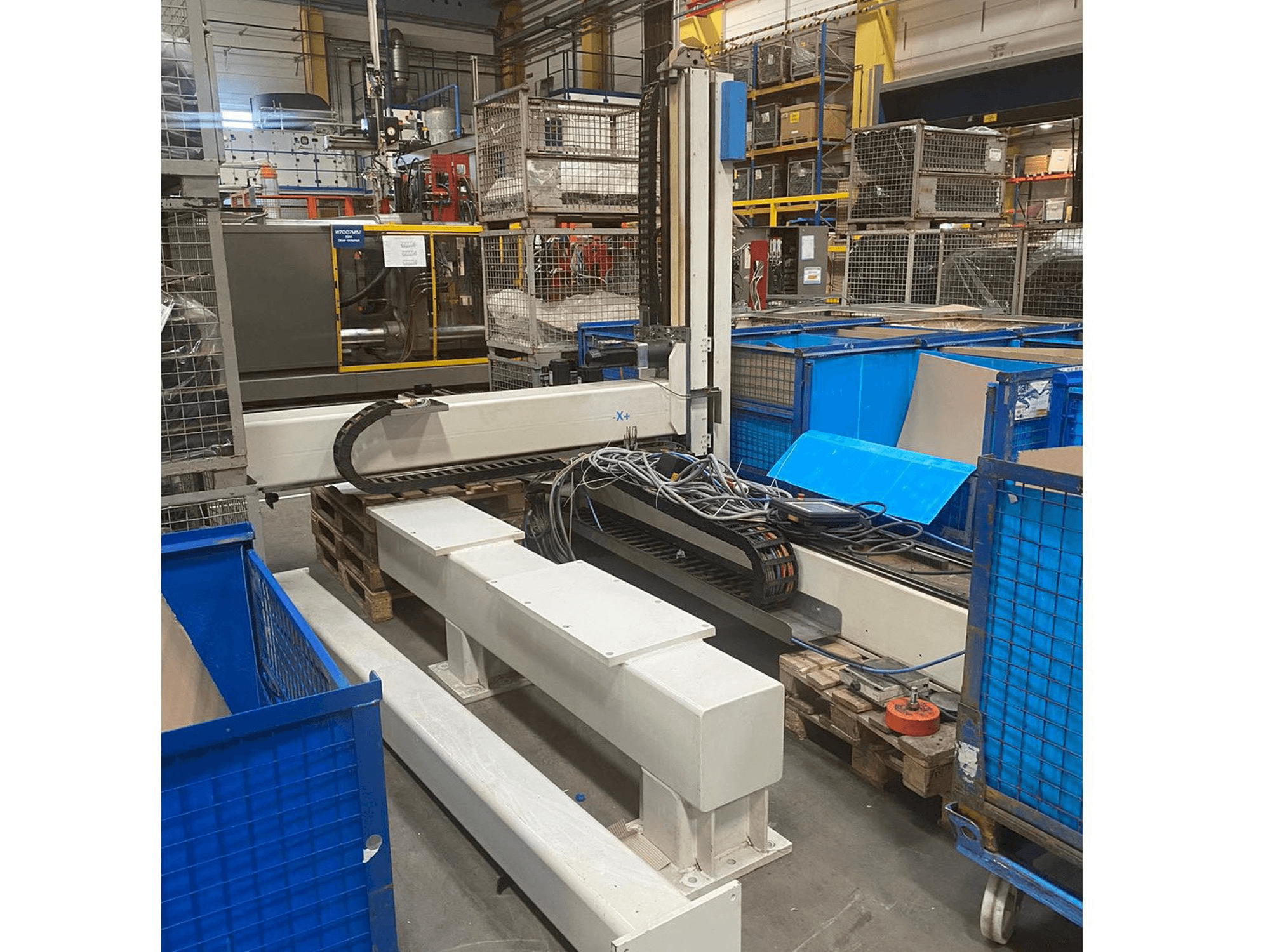 Вид станка Krauss Maffei LRX-S 500 спереди