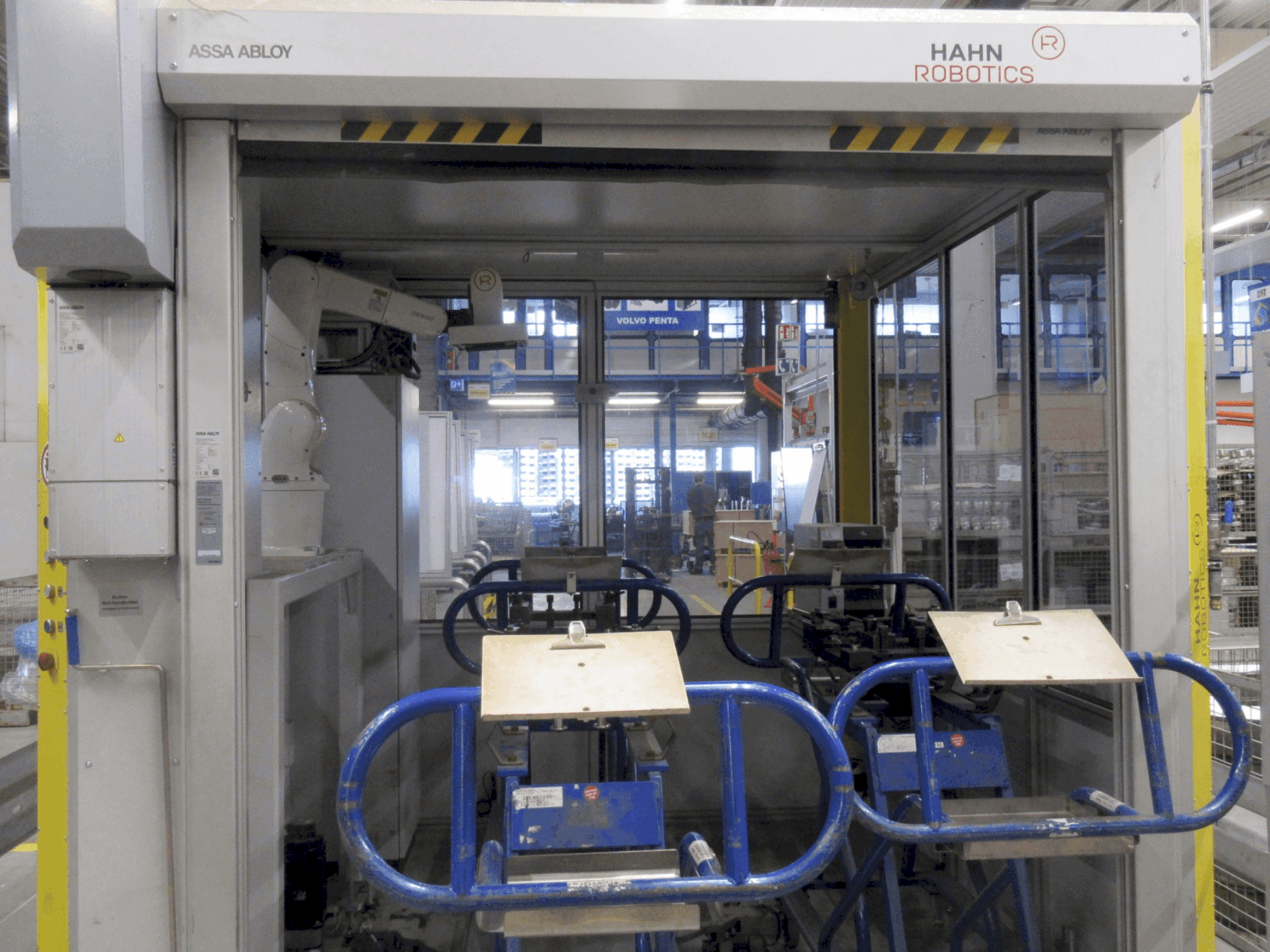 Вид станка HAHN Robotics CAT Final Check EOL (2021) спереди