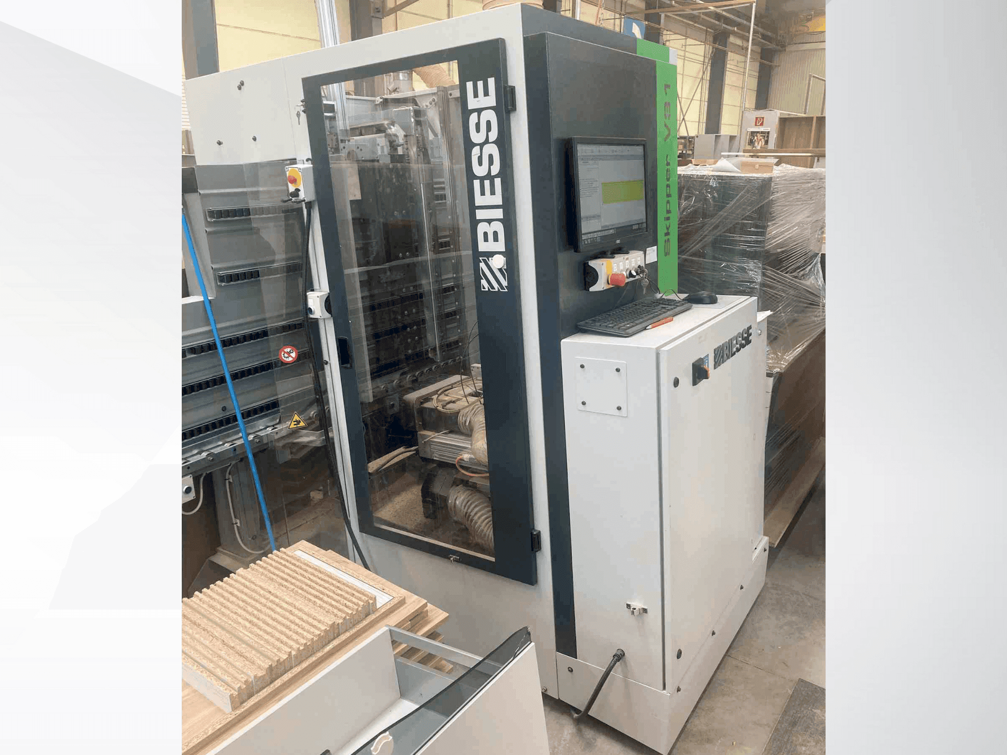 Вид станка BIESSE Skipper V 31 спереди