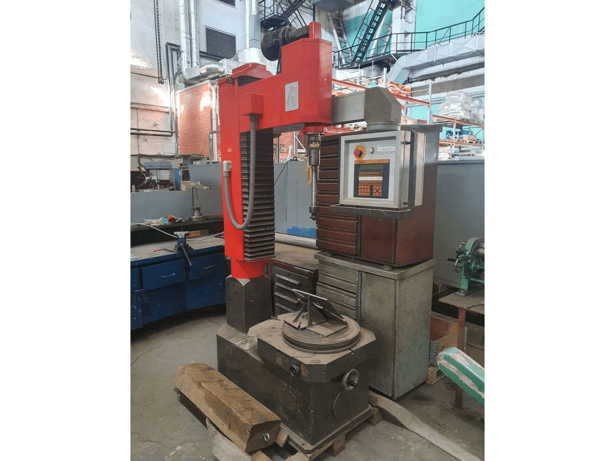 Вид станка TAUMELUS III N спереди