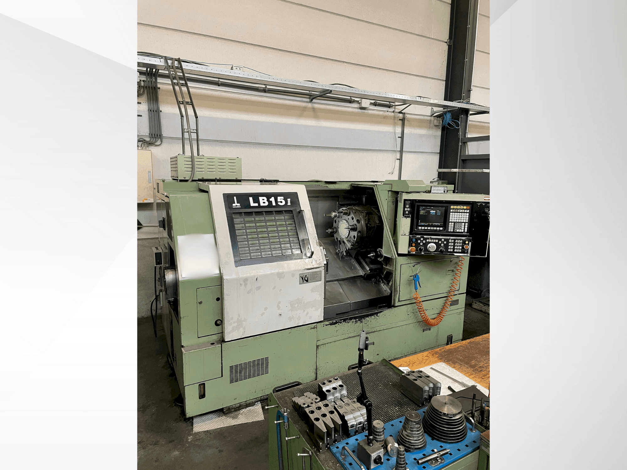 Вид станка Okuma LB15II спереди