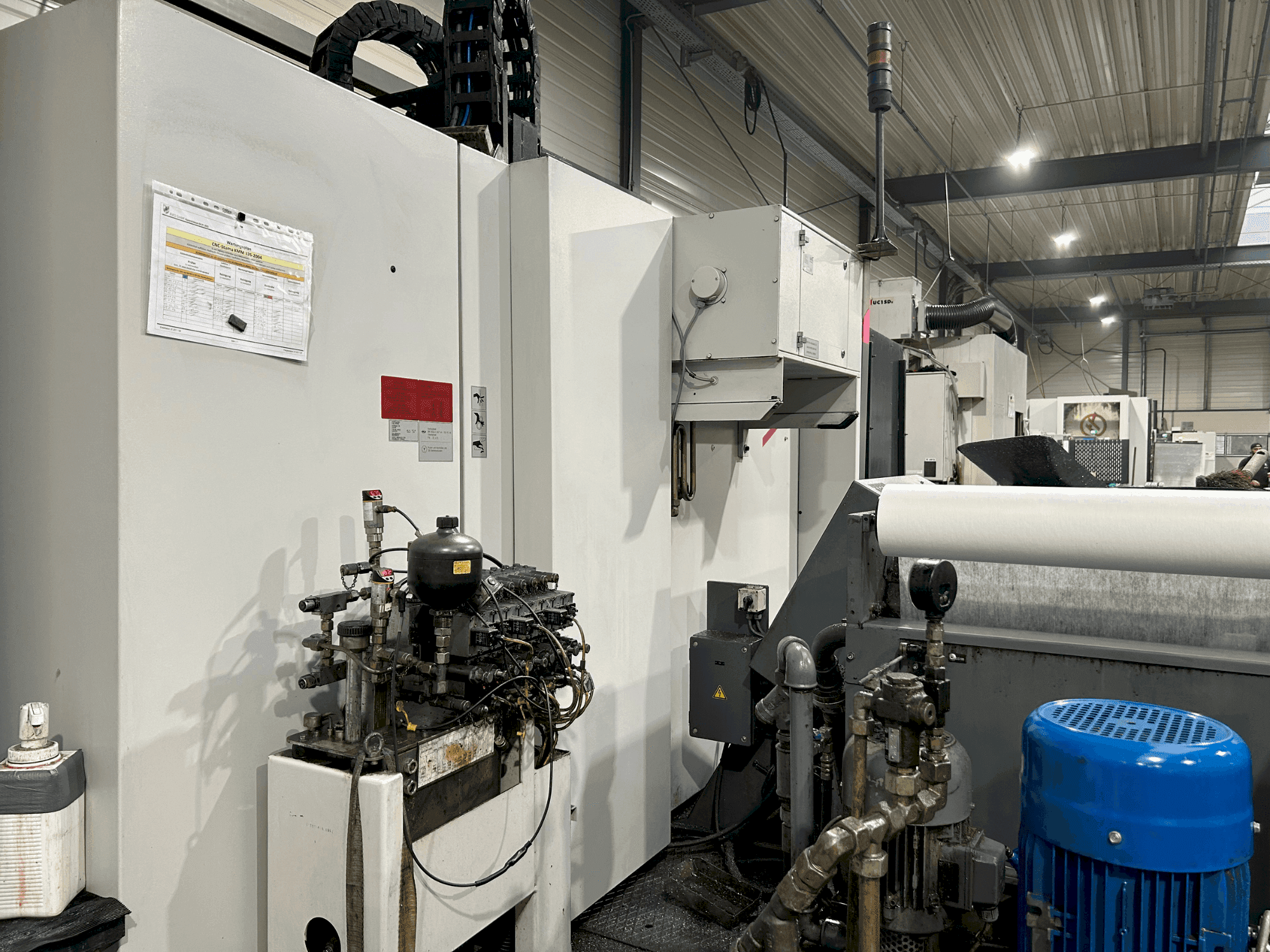 Вид станка STAMA MC 326 TWIN спереди