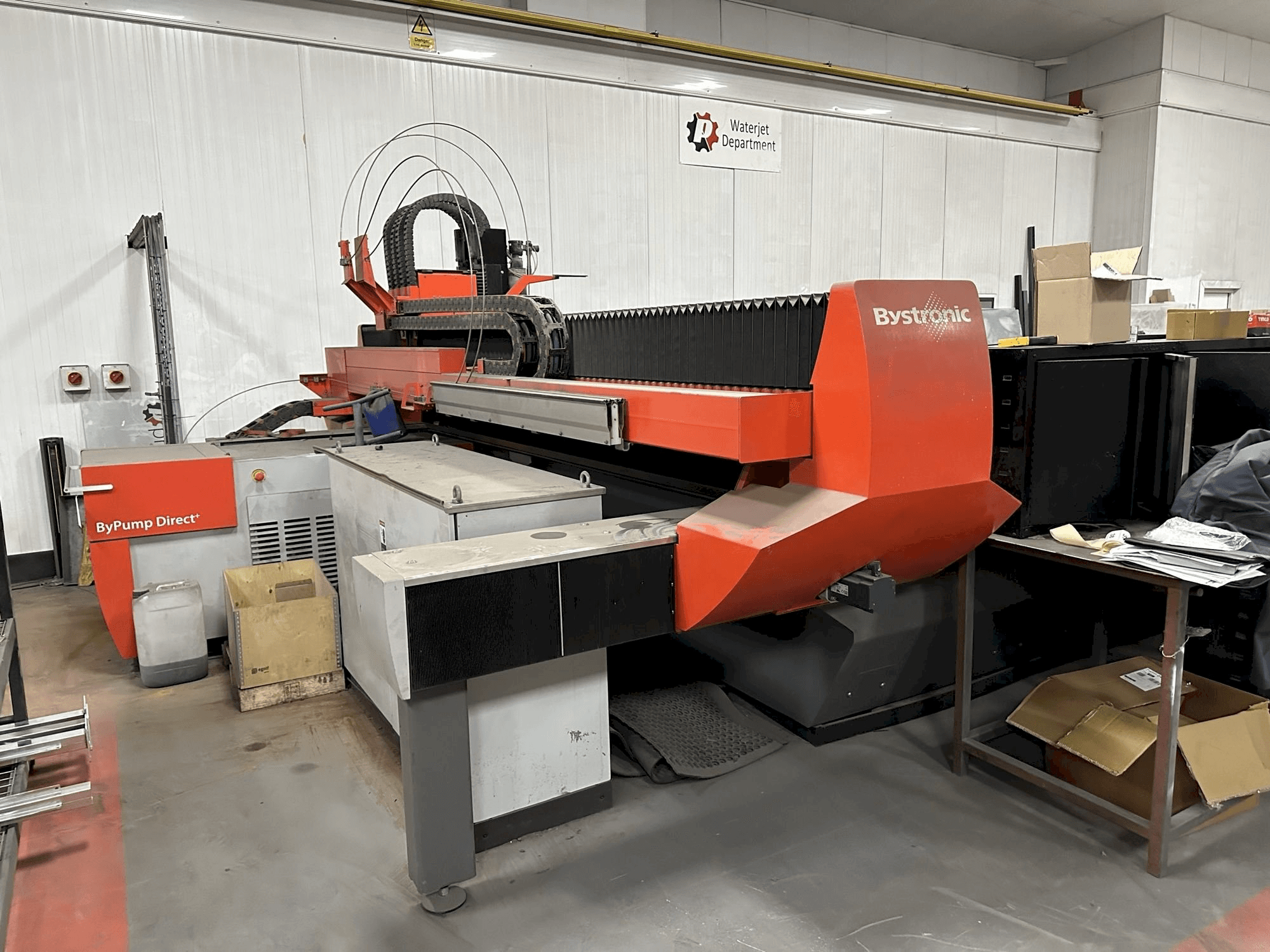 Вид станка Bystronic Byjet Flex 6030 Waterjet спереди