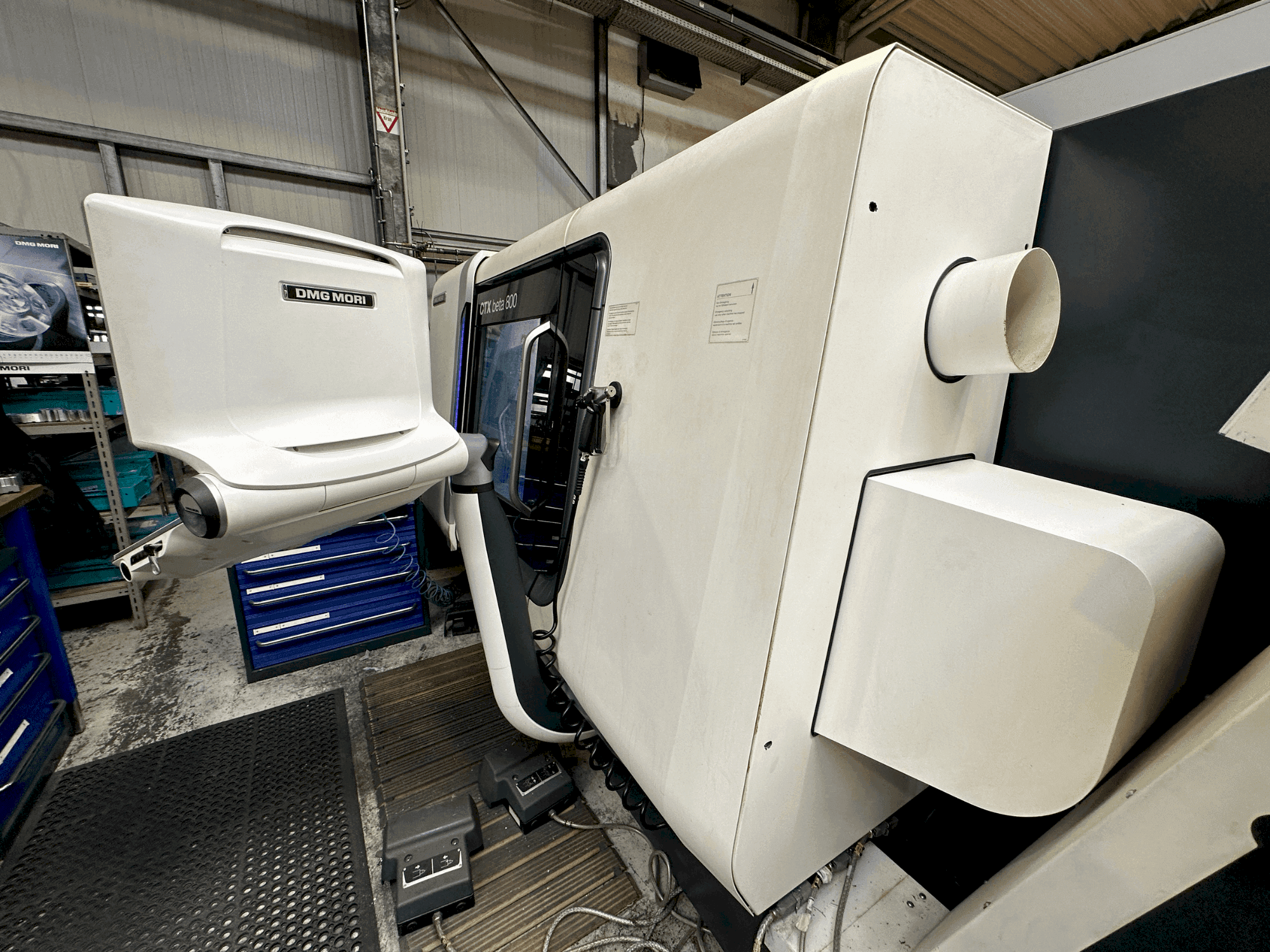 Вид станка DMG MORI CTX beta 800 спереди